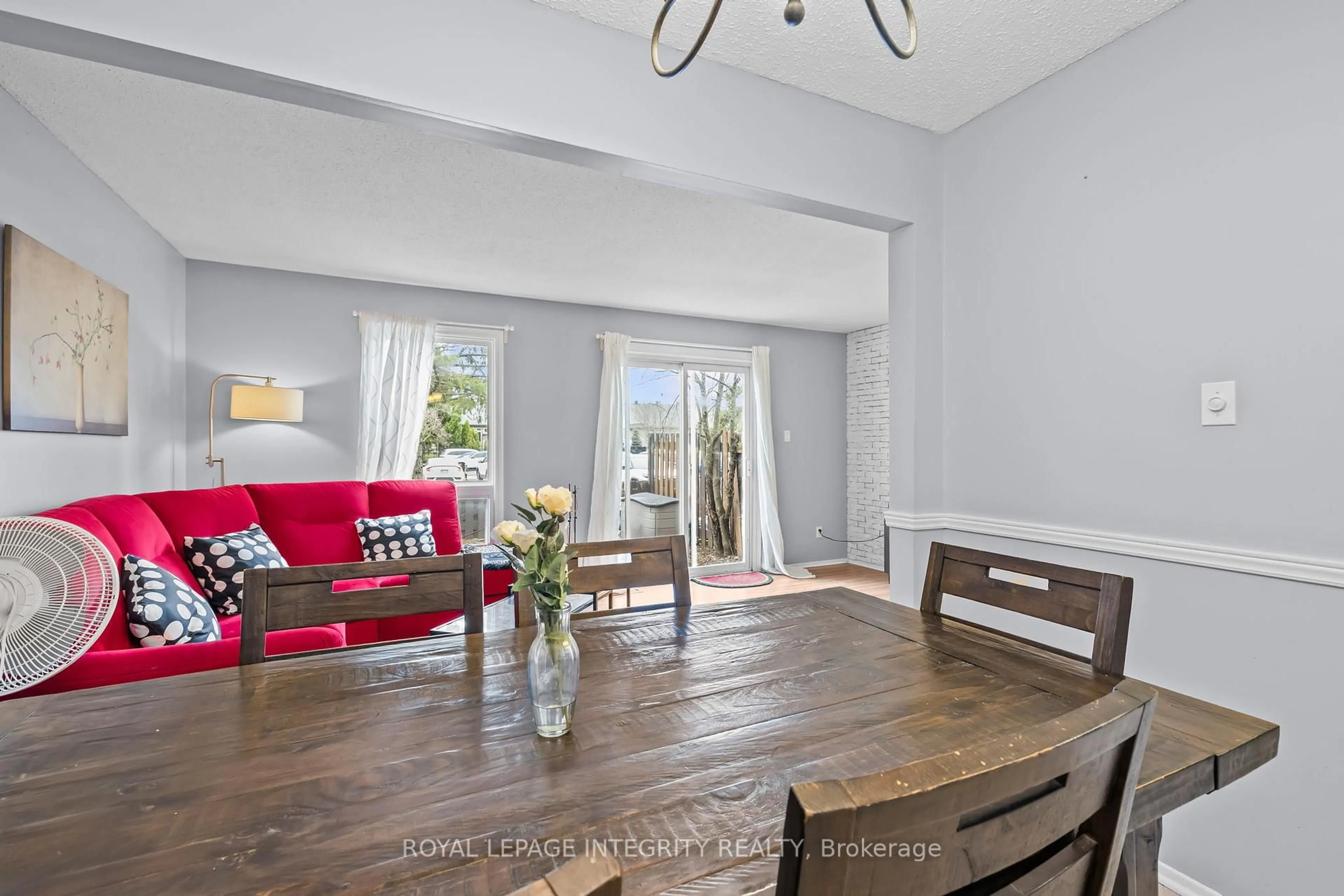Dining room, wood/laminate floor for 3568 Aladdin Lane, Ottawa Ontario K1T 1E2