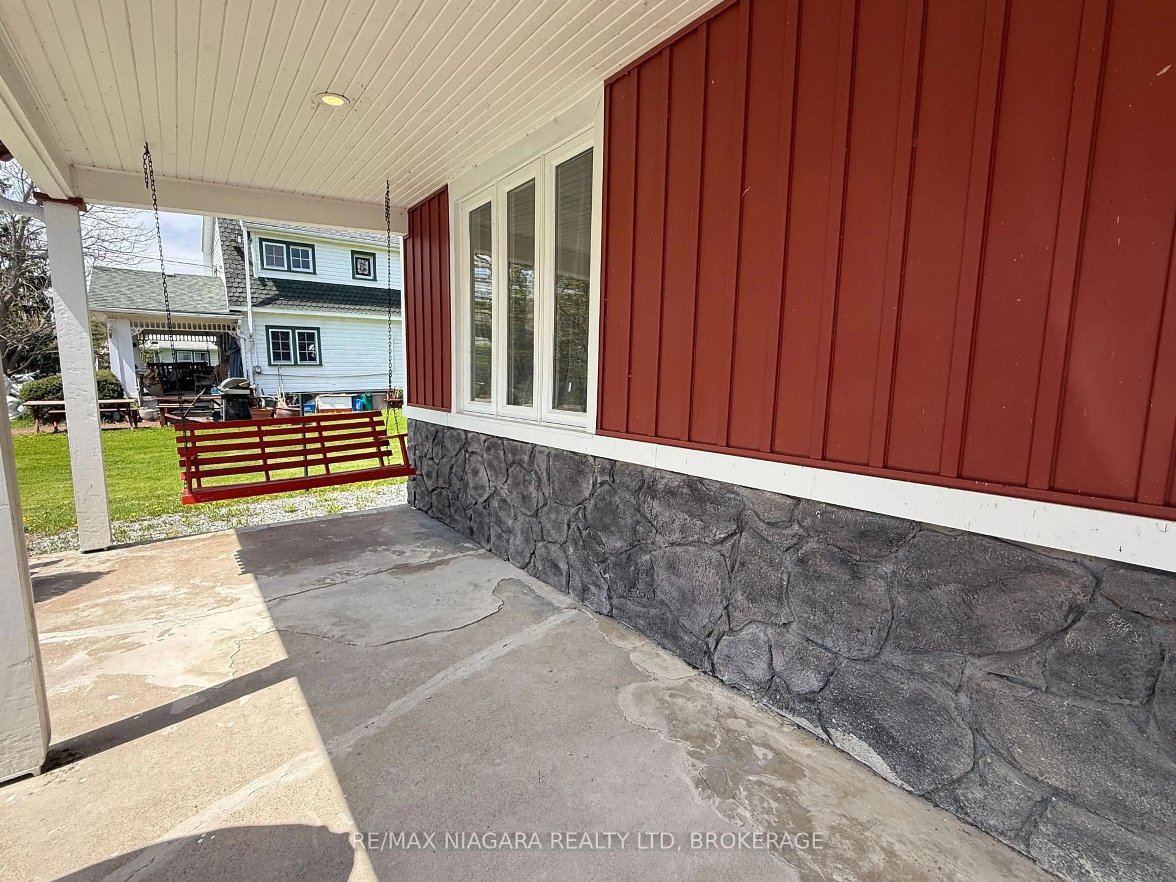 Patio, street for 3054 Thunder Bay Rd, Fort Erie Ontario L0S 1N0