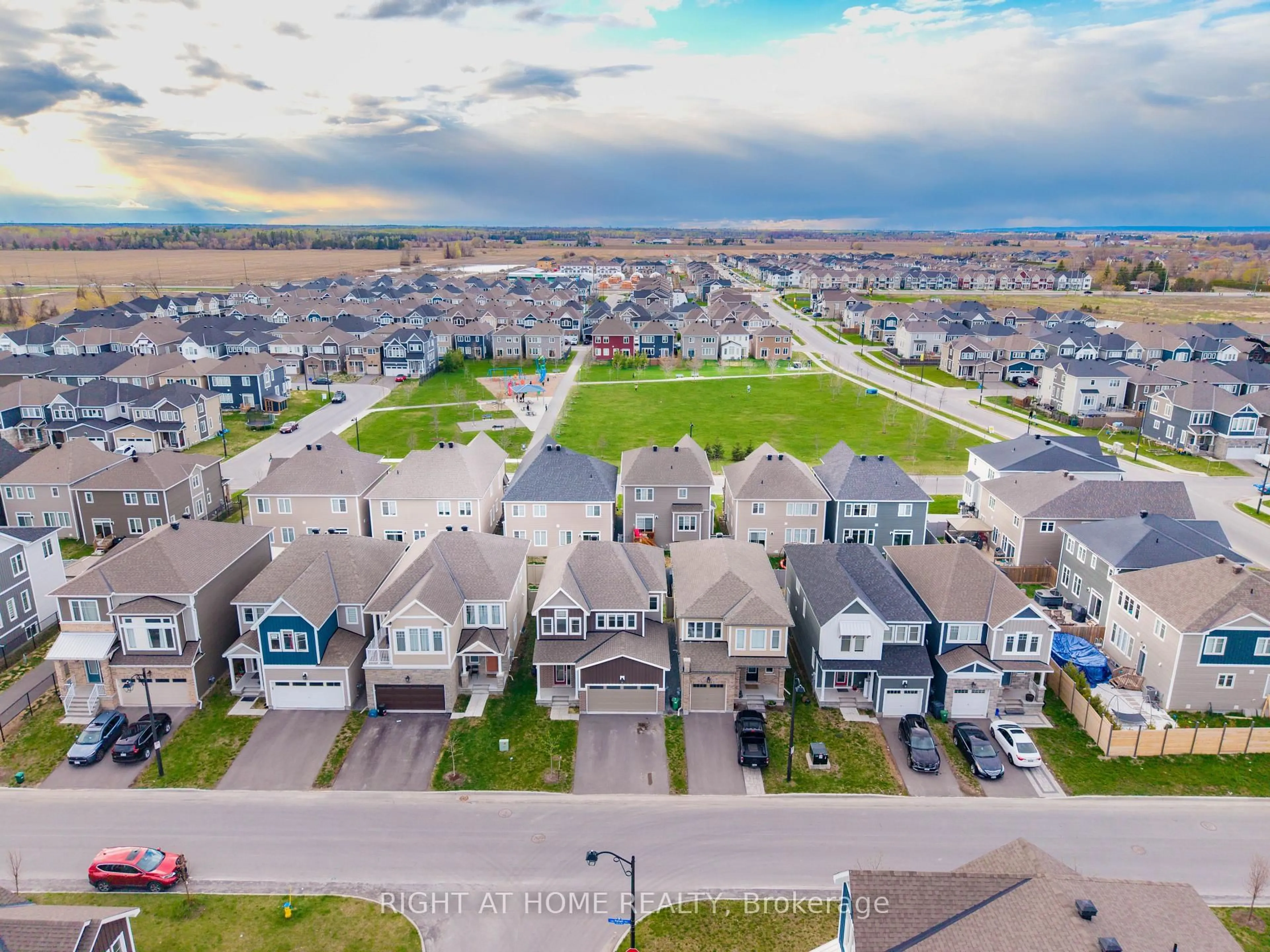 A pic from outside/outdoor area/front of a property/back of a property/a pic from drone, street for 206 PURSUIT Terr, Richmond Ontario K0A 2Z0