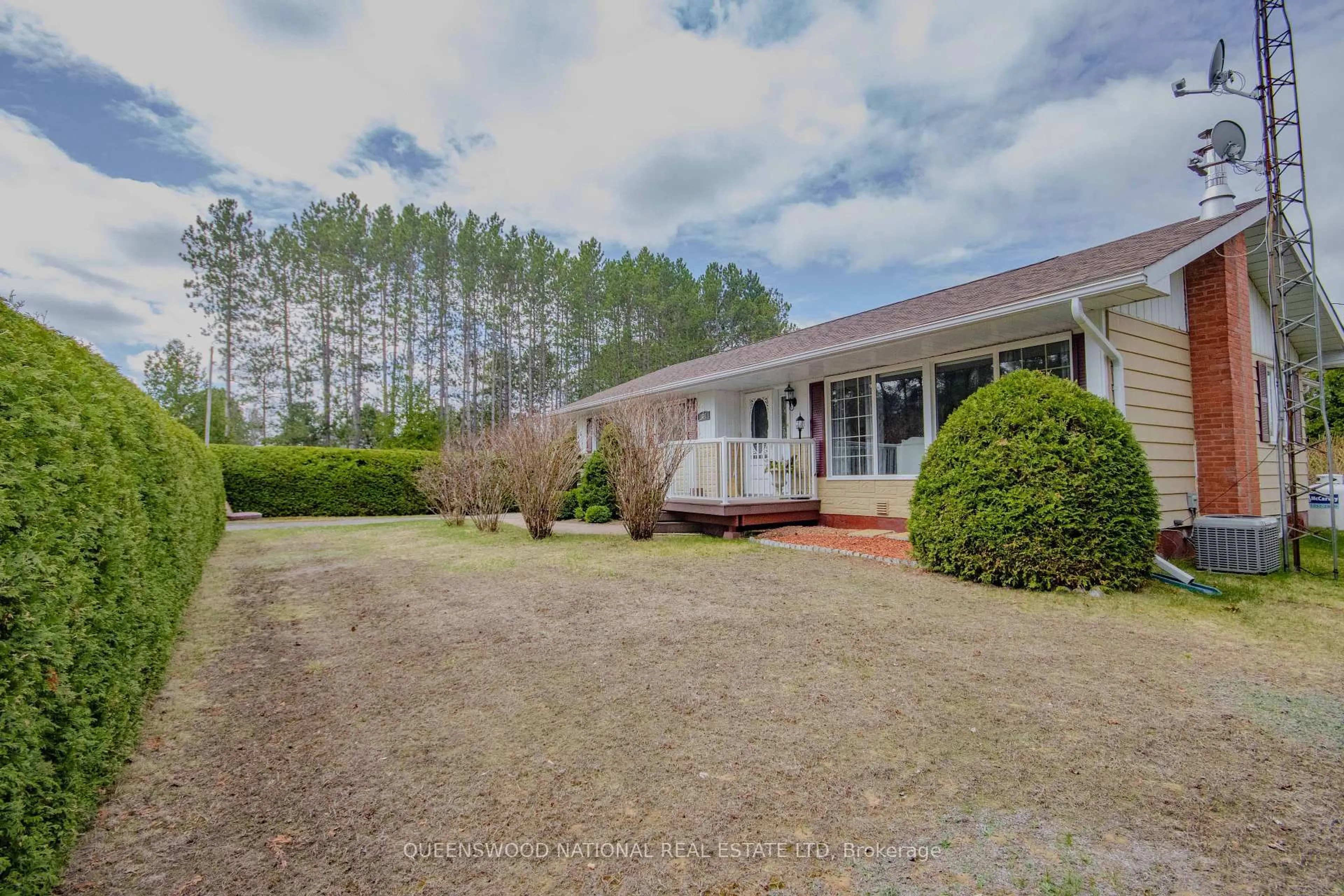A pic from outside/outdoor area/front of a property/back of a property/a pic from drone, unknown for 121 Sandhill Dr, Barry's Bay Ontario K0J 1B0