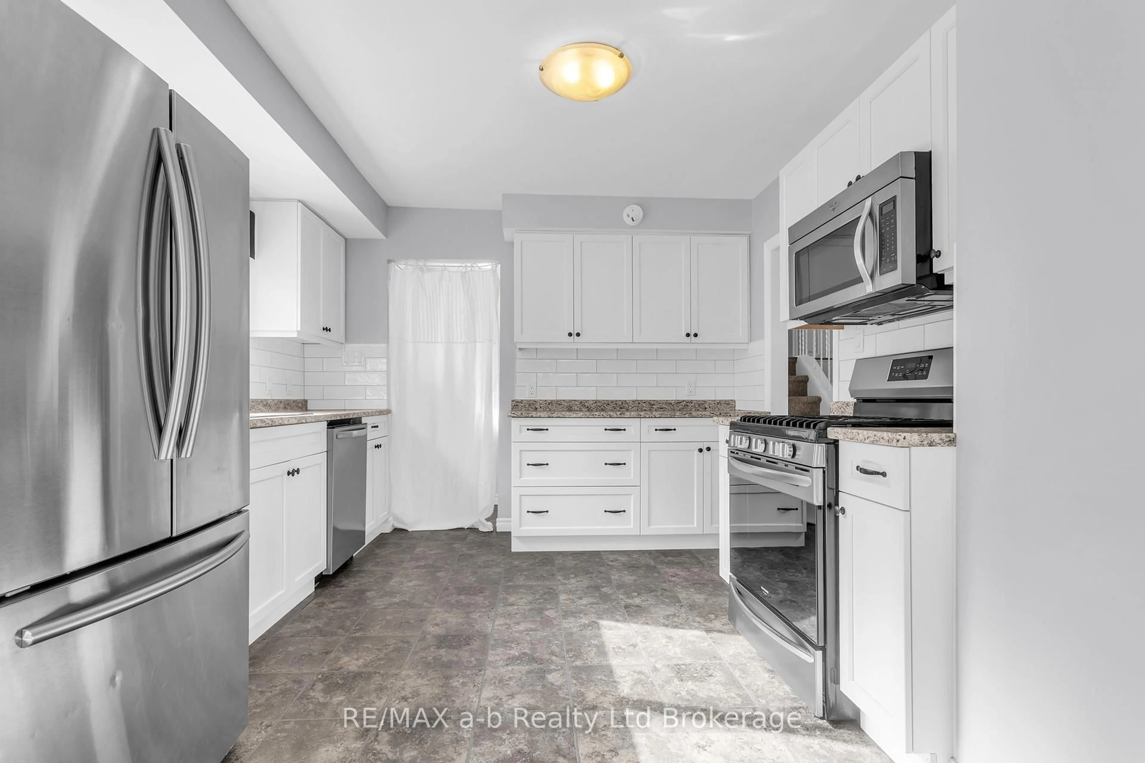 Standard kitchen, ceramic/tile floor for 21 PEGGY Ave, South-West Oxford Ontario N0J 1N0