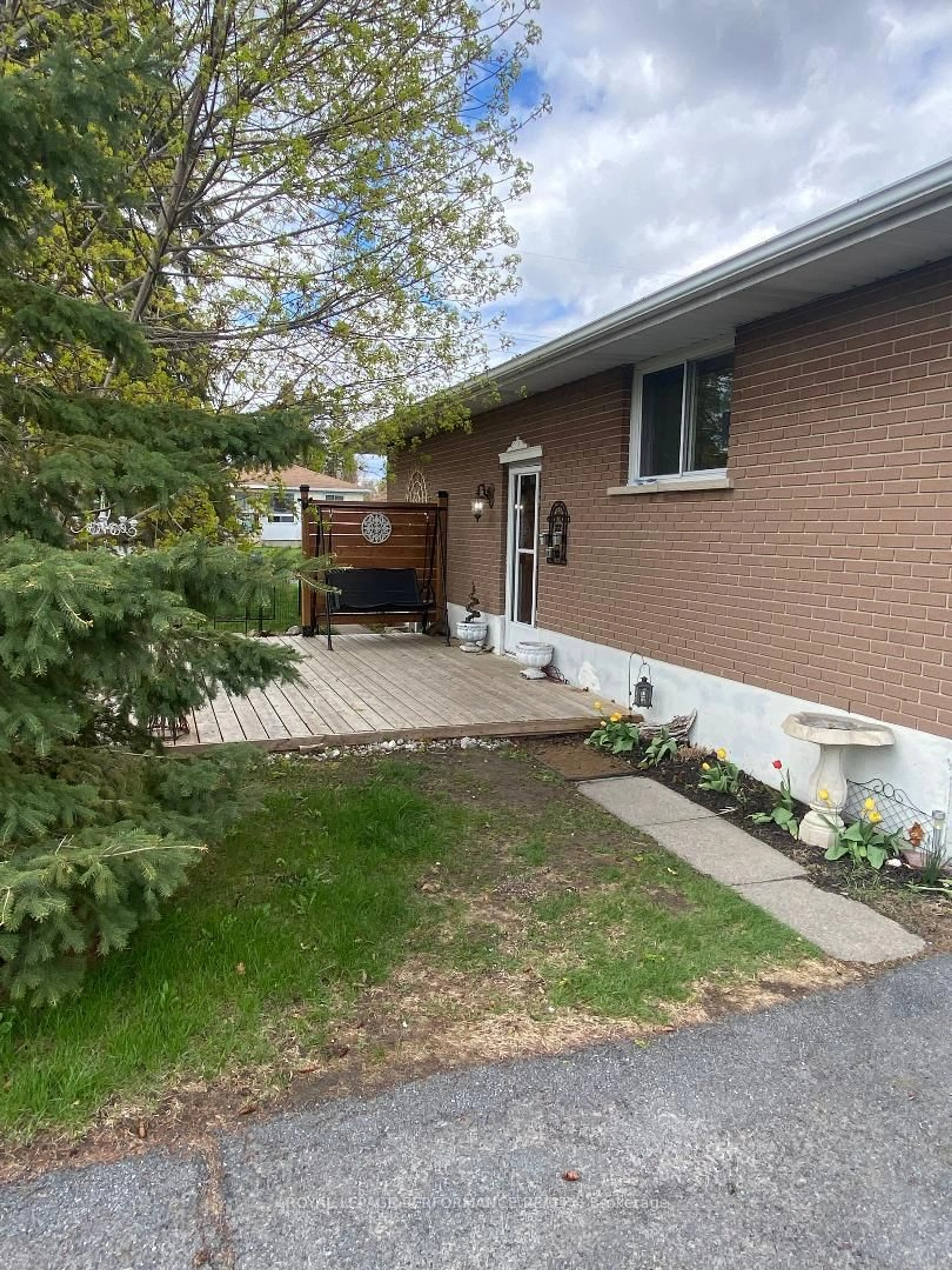 Unknown for 197 15th St, Cornwall Ontario K6J 3J9