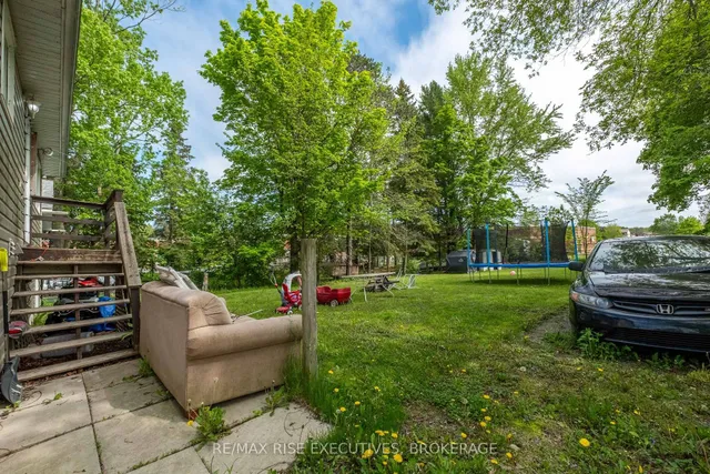 353 Charles St, Gananoque 3