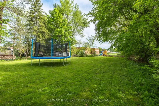 353 Charles St, Gananoque 5