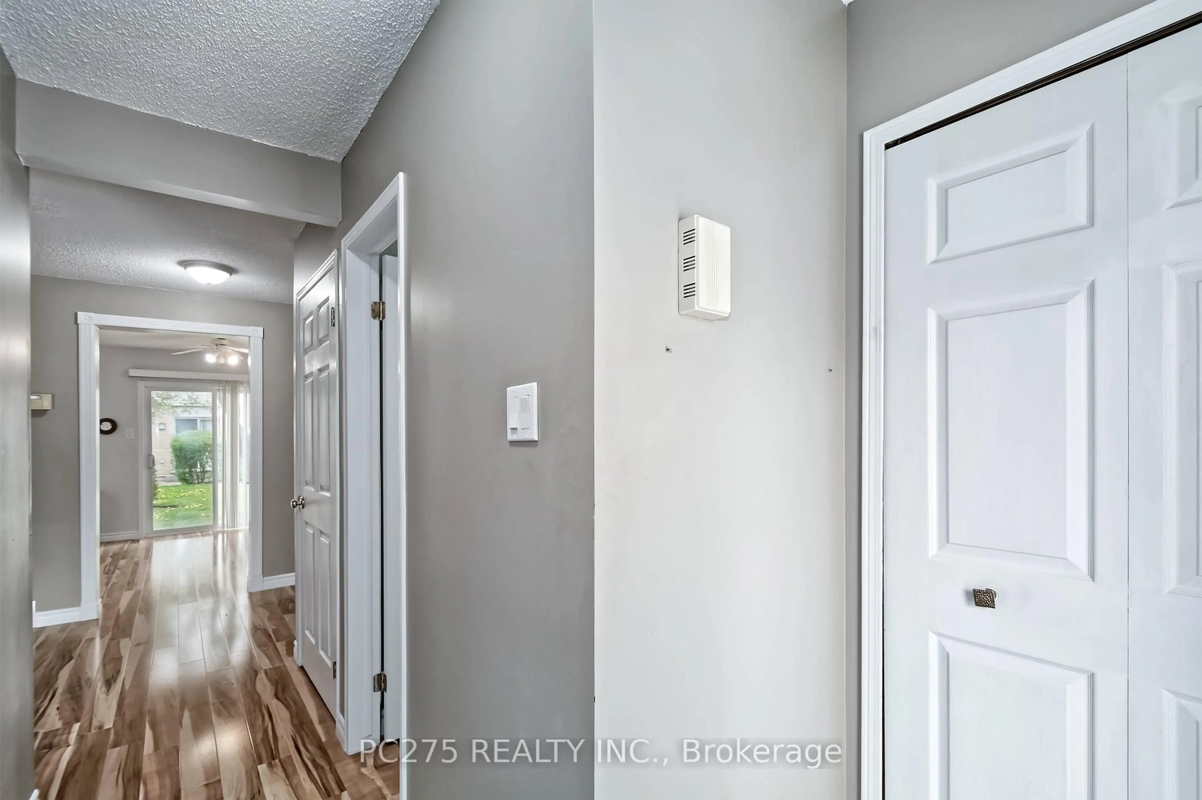Indoor entryway for 141 Condor Crt #36, London East Ontario N5W 6A1