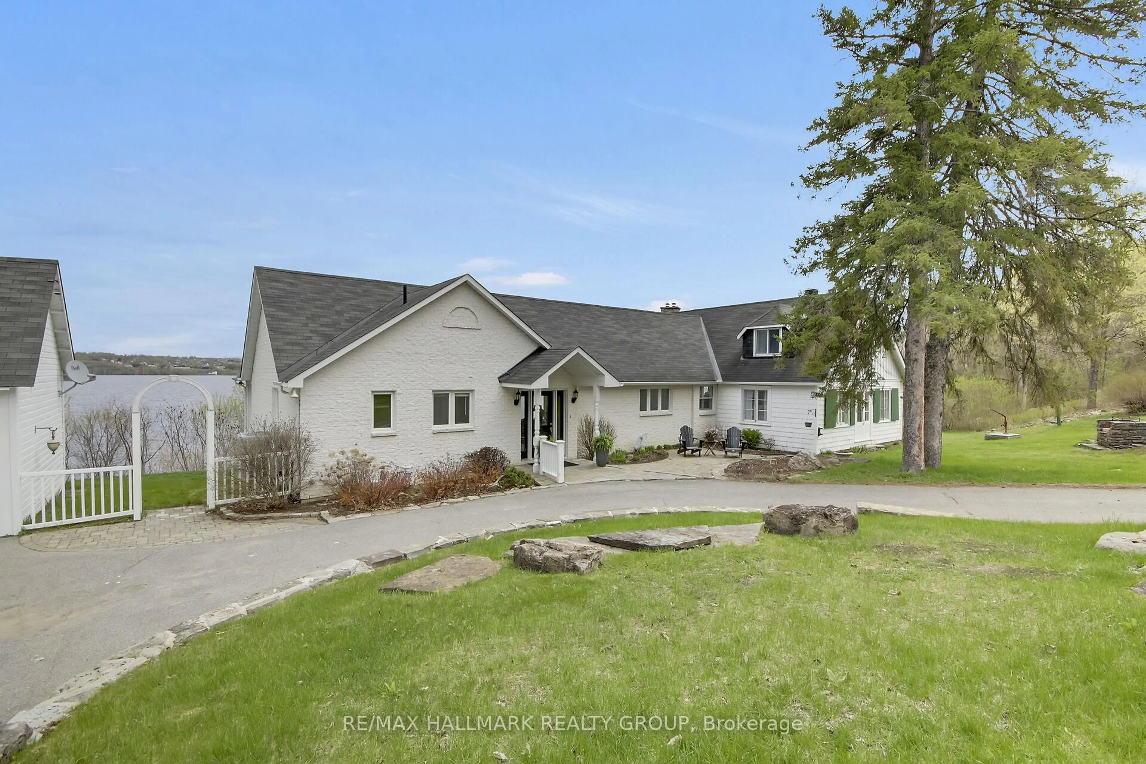 A pic from outside/outdoor area/front of a property/back of a property/a pic from drone, water/lake/river/ocean view for 350 Berry Side Rd, Ottawa Ontario K0A 1T0