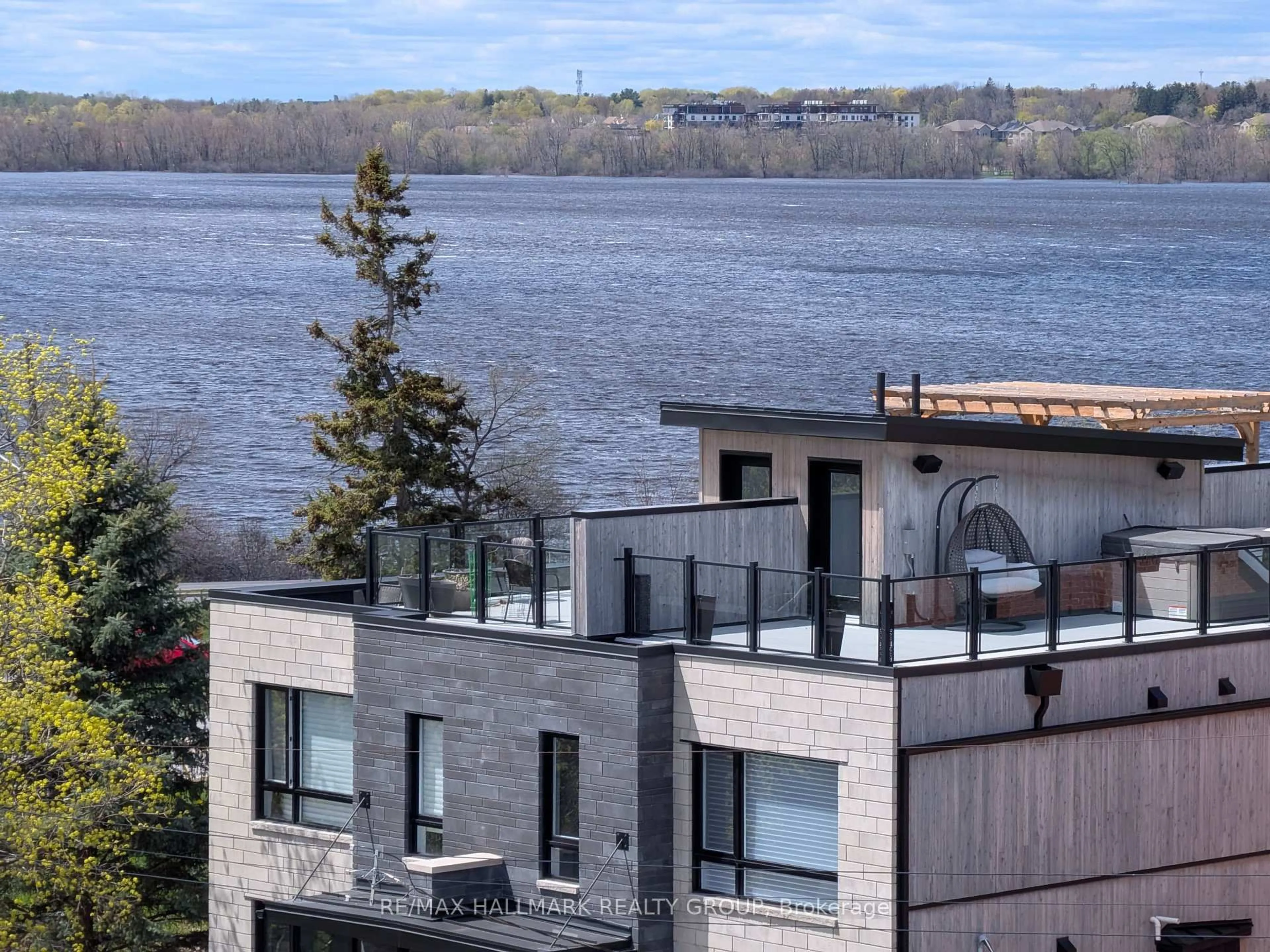 Unknown for 2167 Rice Ave, Ottawa Ontario K2A 0C5