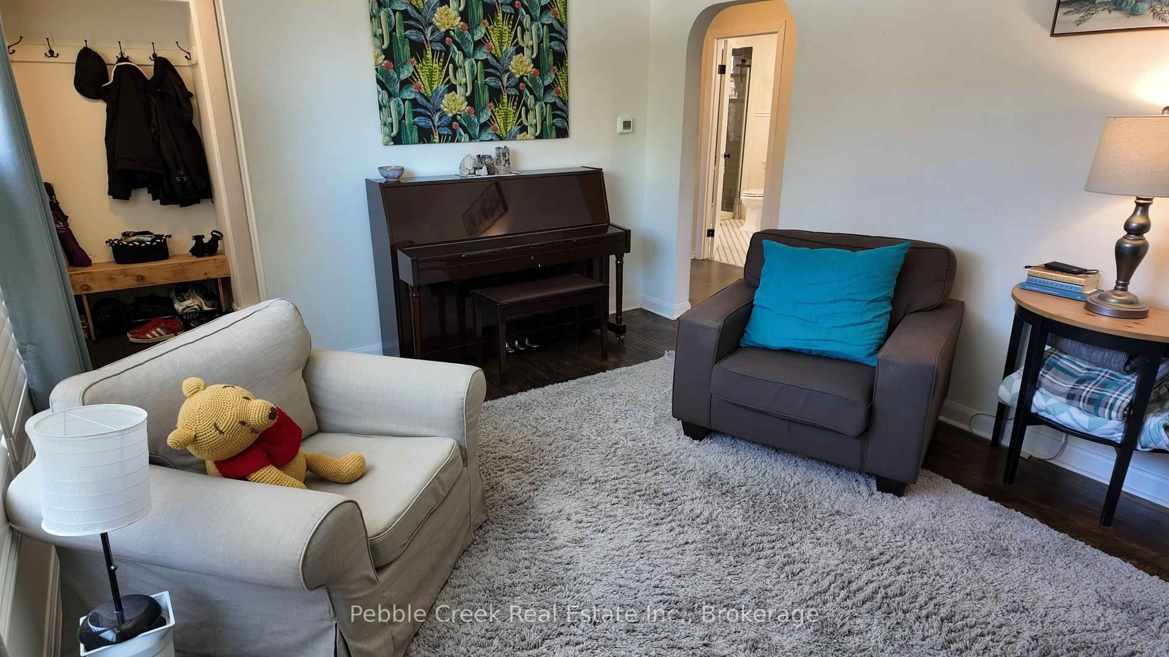 Living room with furniture, carpet floor for 145 Elizabeth St, Goderich Ontario N7A 3T7