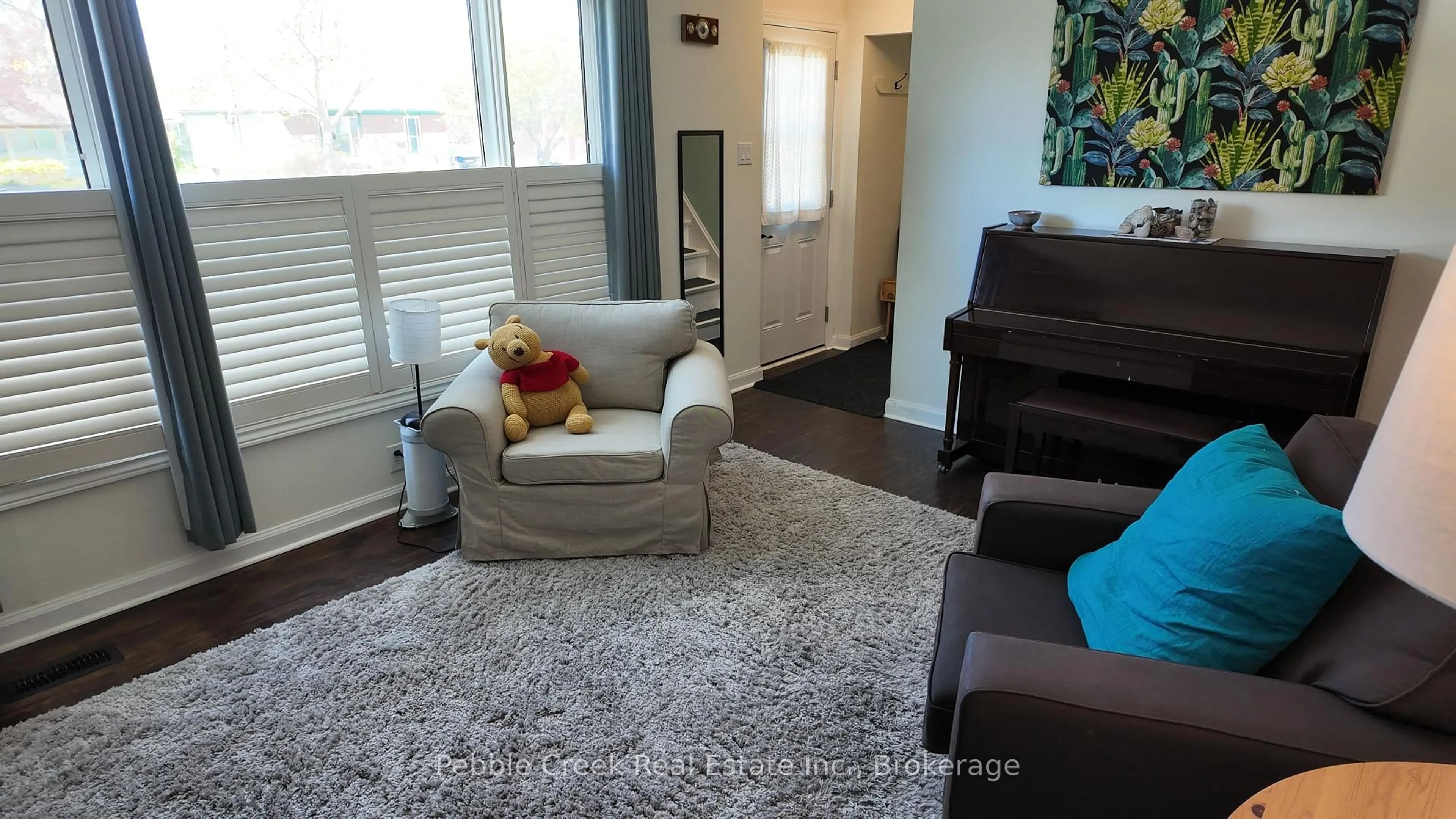 Living room with furniture, unknown for 145 Elizabeth St, Goderich Ontario N7A 3T7