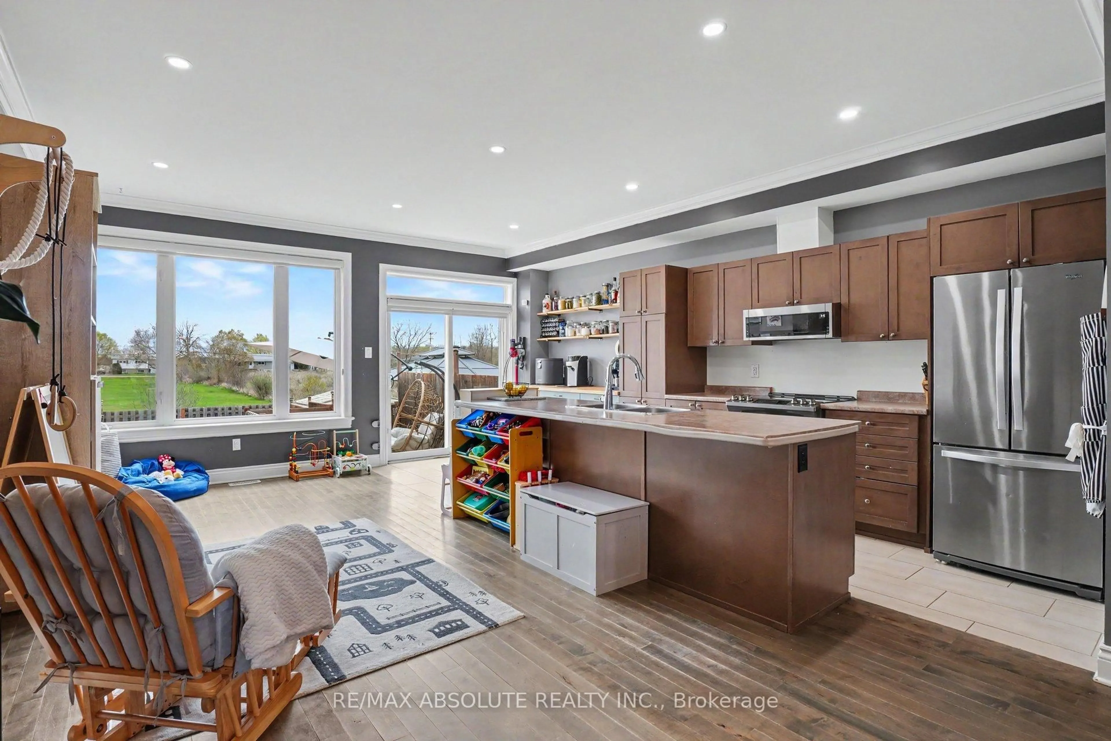 Open concept kitchen, unknown for 185 Desmond Trudeau Dr, Arnprior Ontario K7S 0H1