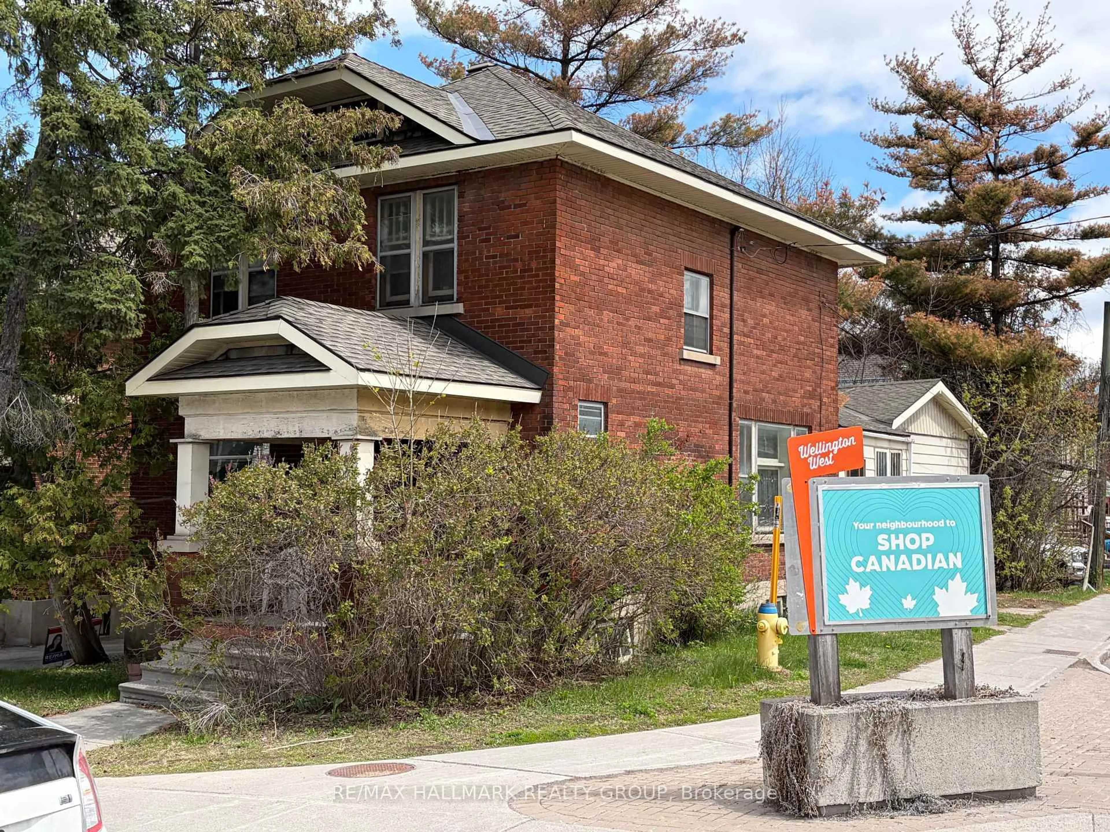Home with brick exterior material, street for 491 Parkdale Ave, Ottawa Ontario K1Y 1H7