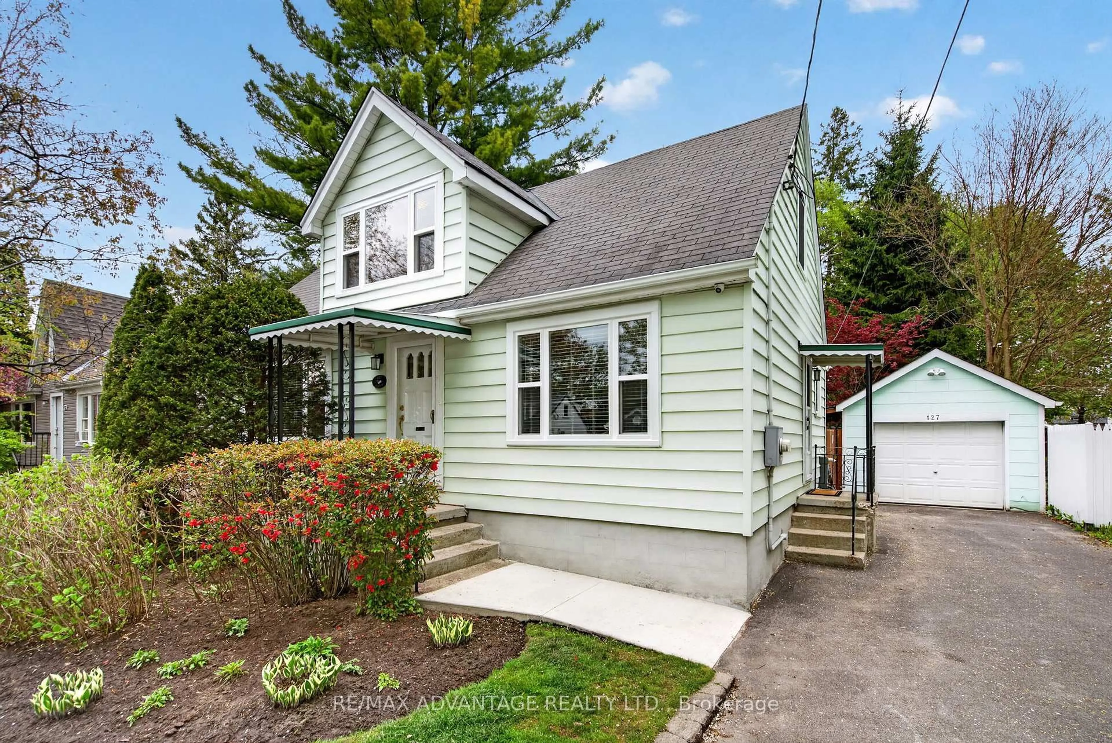 Home with vinyl exterior material, street for 127 Foster Ave, London North Ontario N6H 2L2