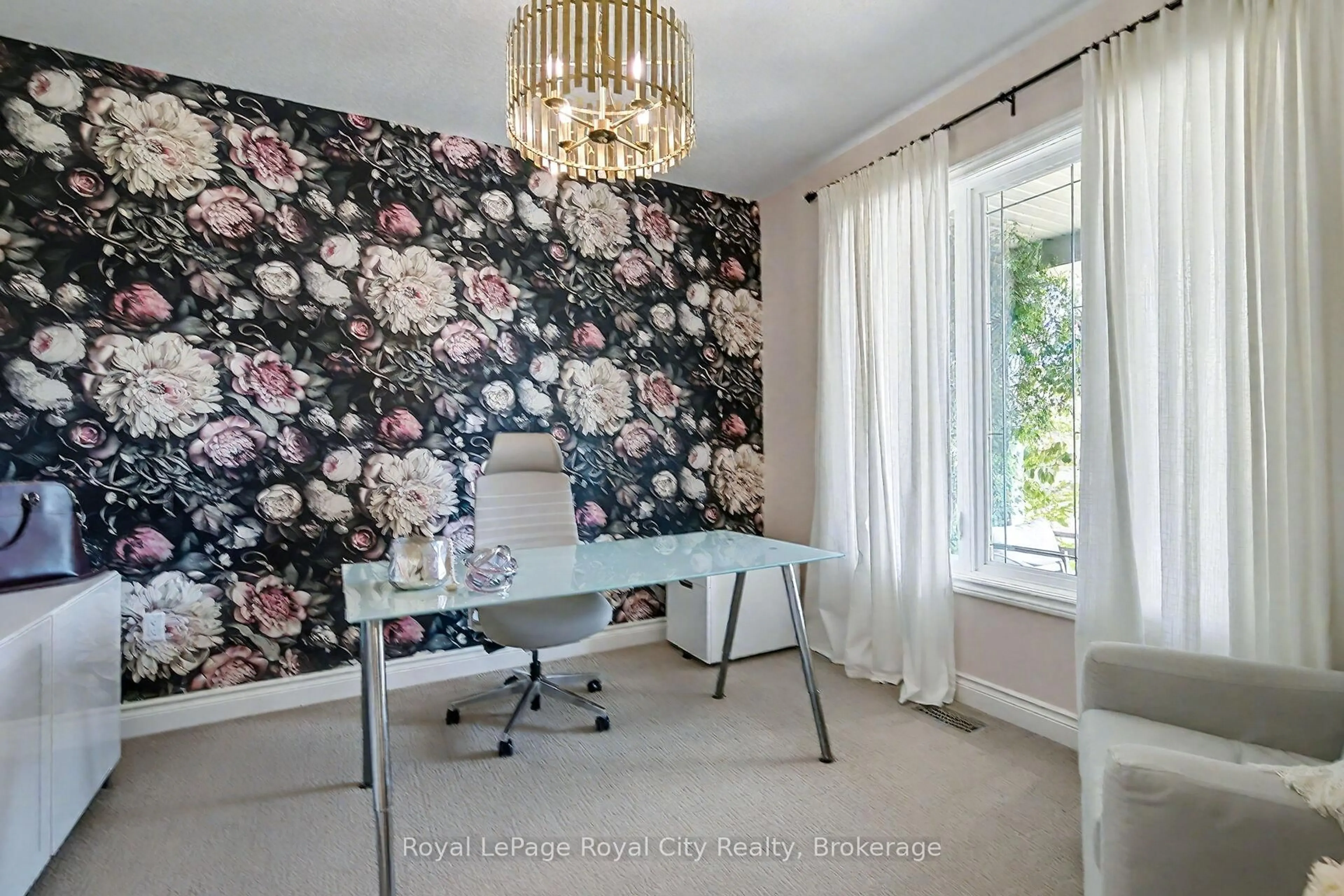 A pic of a room for 8 Zaduk Pl, Guelph Ontario N1G 0A7