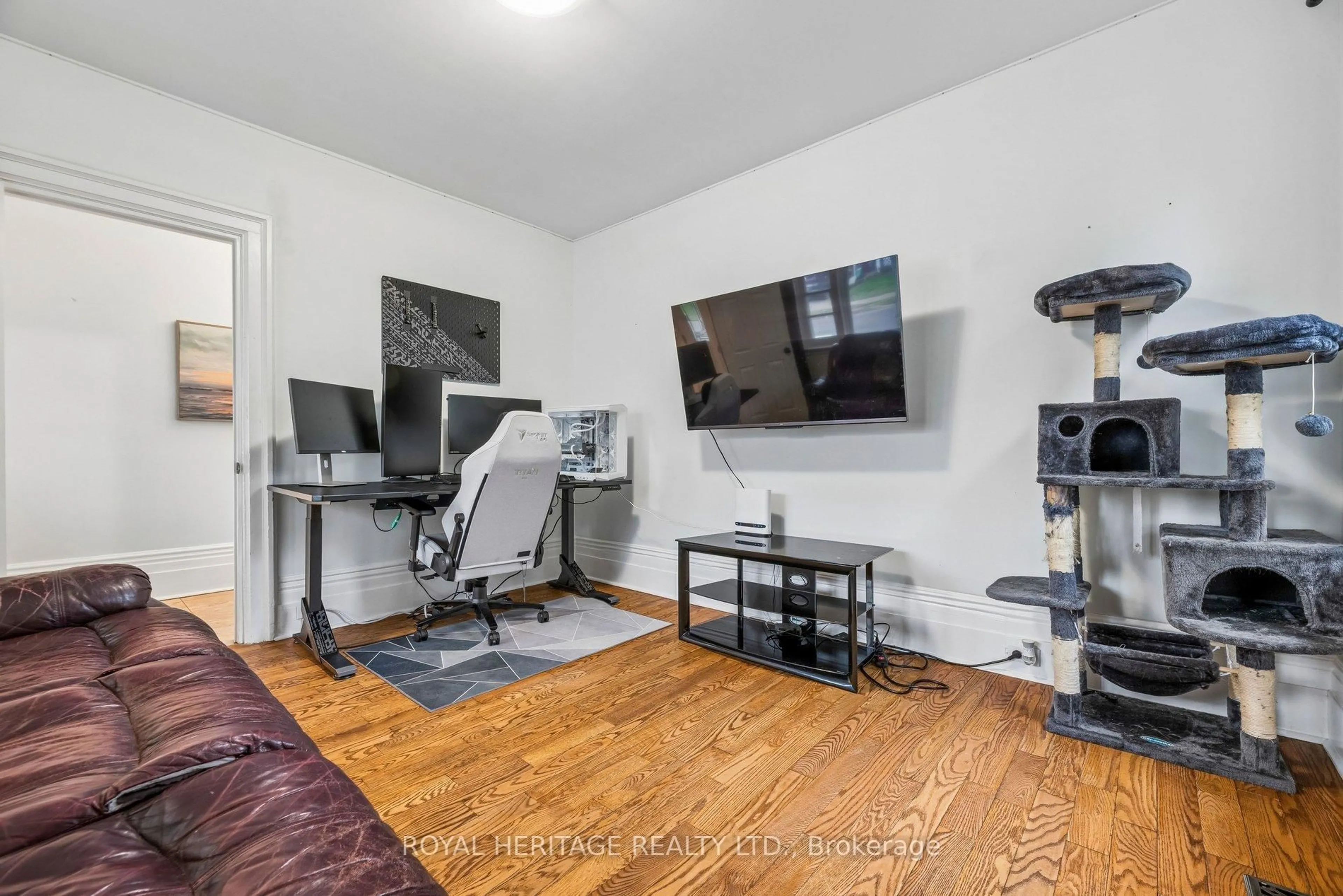 A pic of a room for 505 Paterson St, Peterborough Ontario K9J 4P8