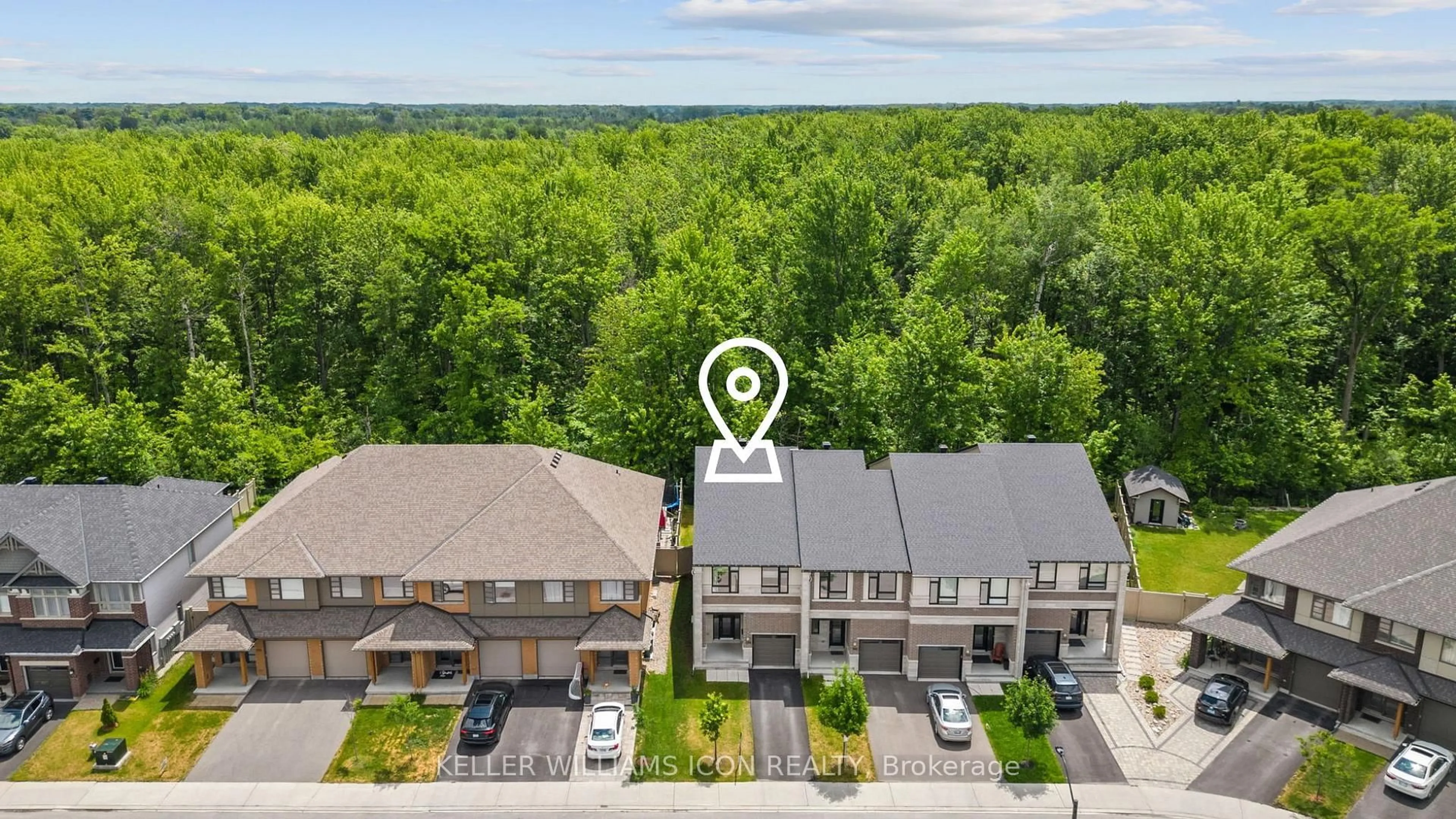A pic from outside/outdoor area/front of a property/back of a property/a pic from drone, unknown for 188 Larimar Circ, Ottawa Ontario K1X 0B6