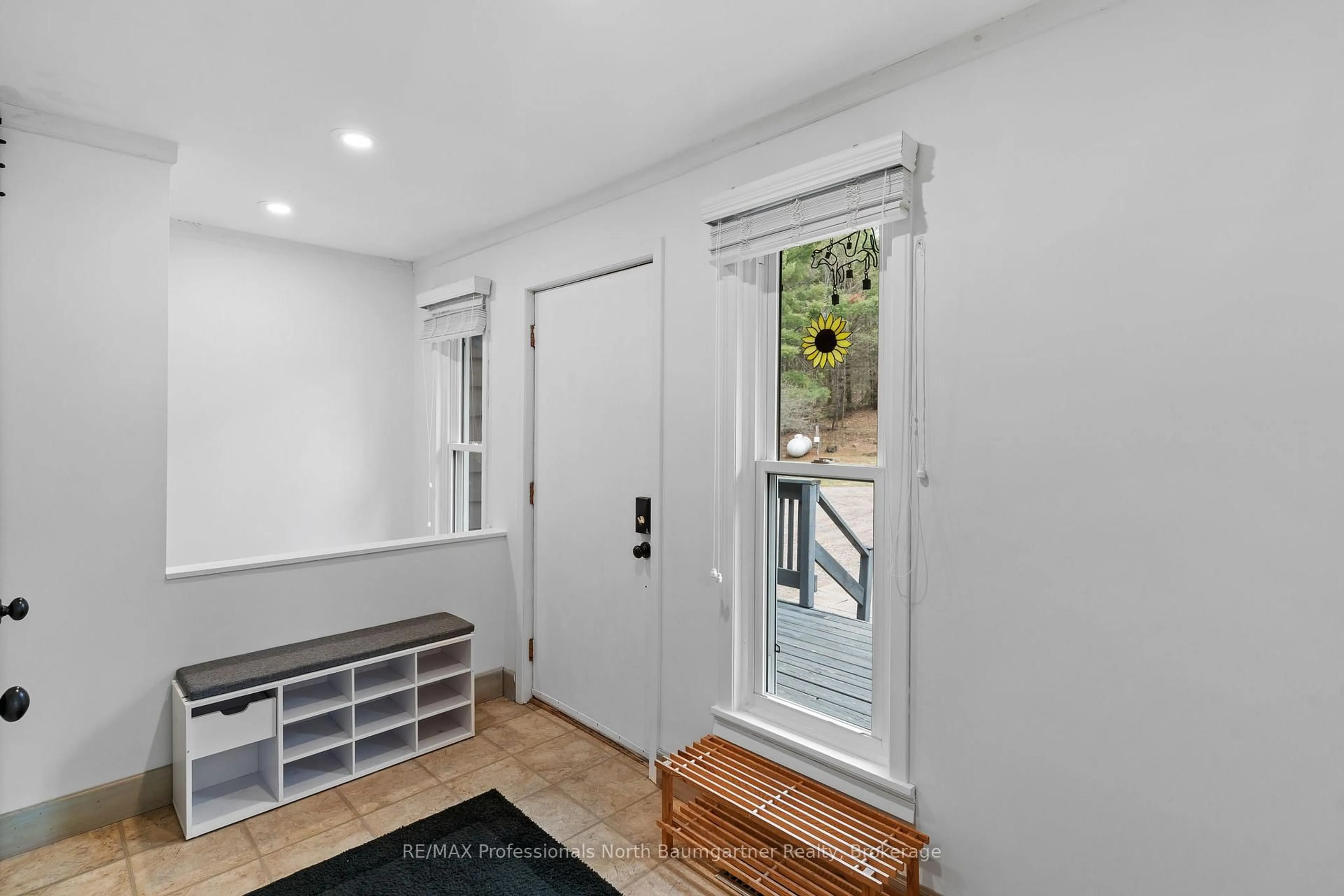 Indoor entryway for 1591 Irondale Rd, Highlands East Ontario K0M 1X0