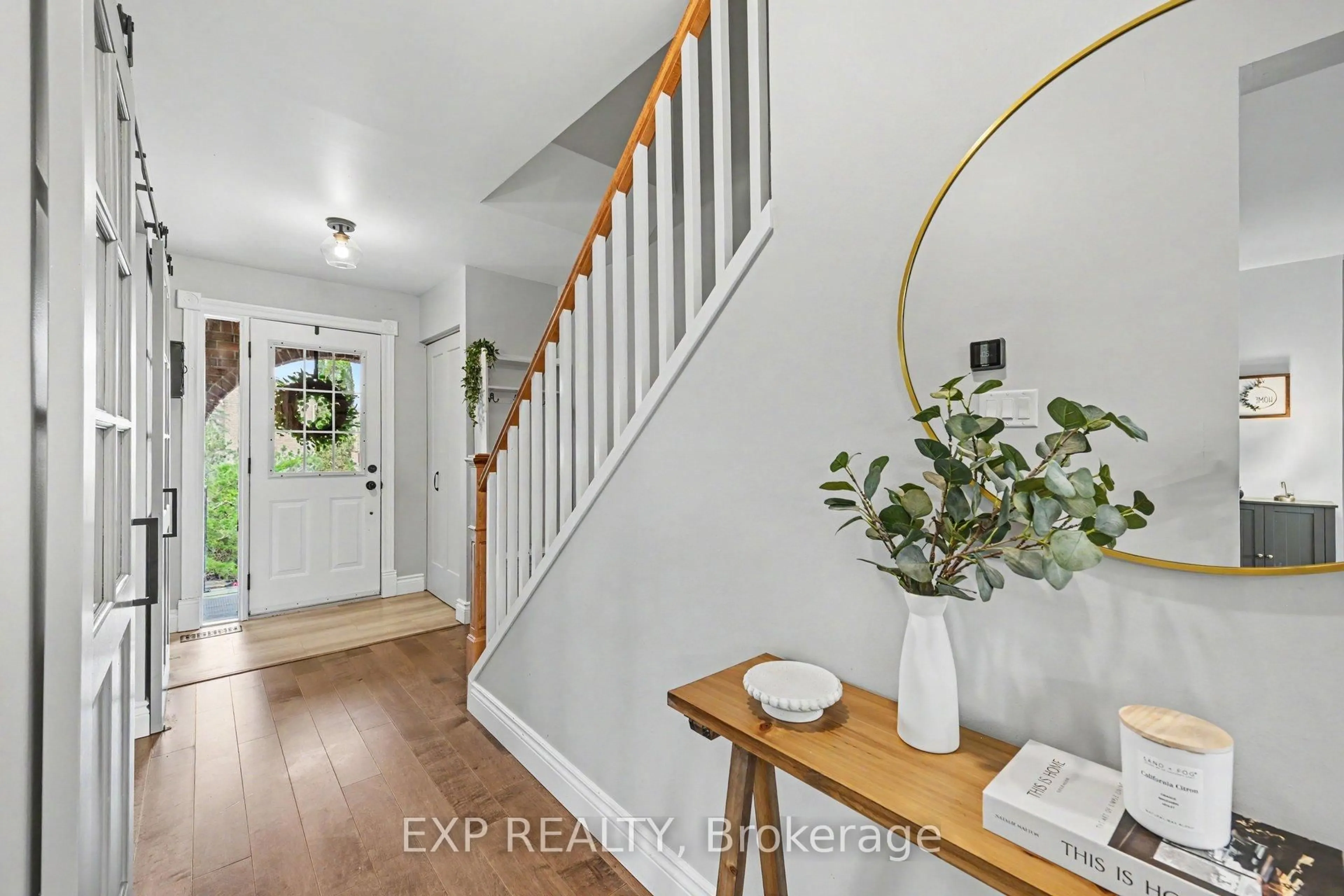 Indoor entryway for 1 Laura Cres, Almonte Ontario K0A 1A0