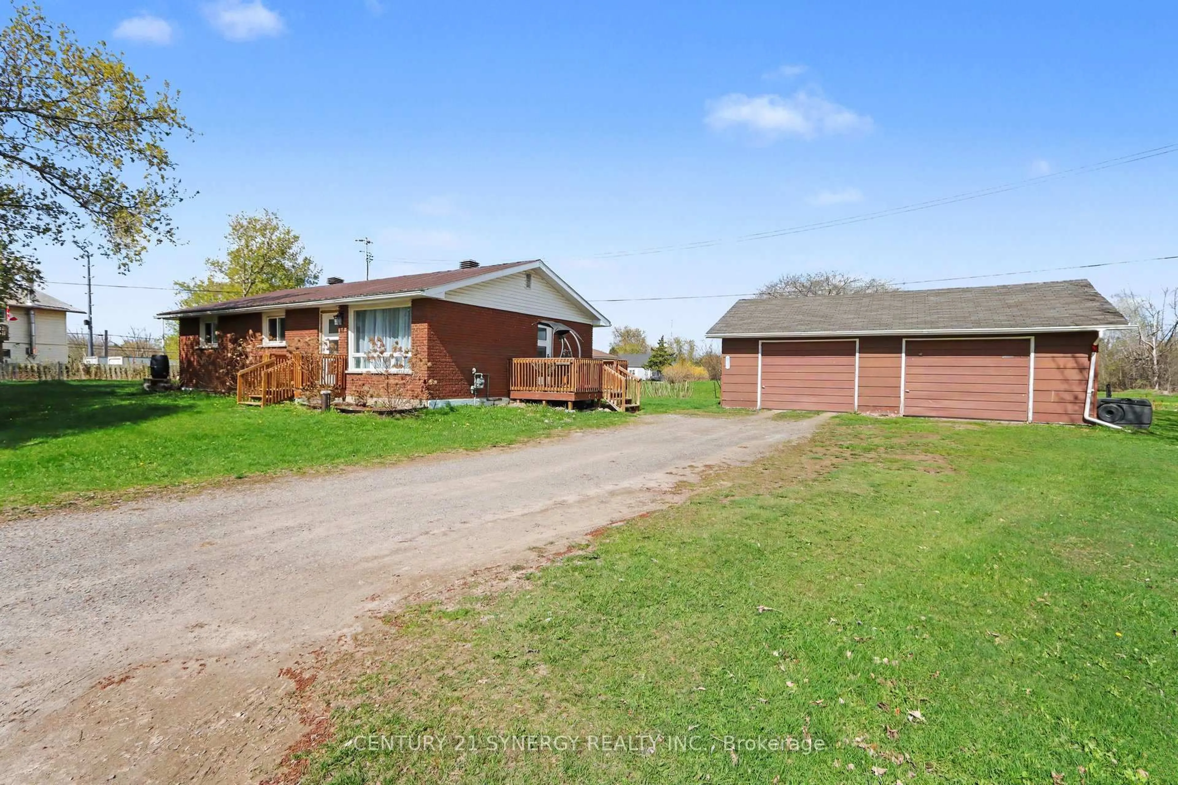 A pic from outside/outdoor area/front of a property/back of a property/a pic from drone, street for 130 Saumure Circ, Smiths Falls Ontario K7A 4S4