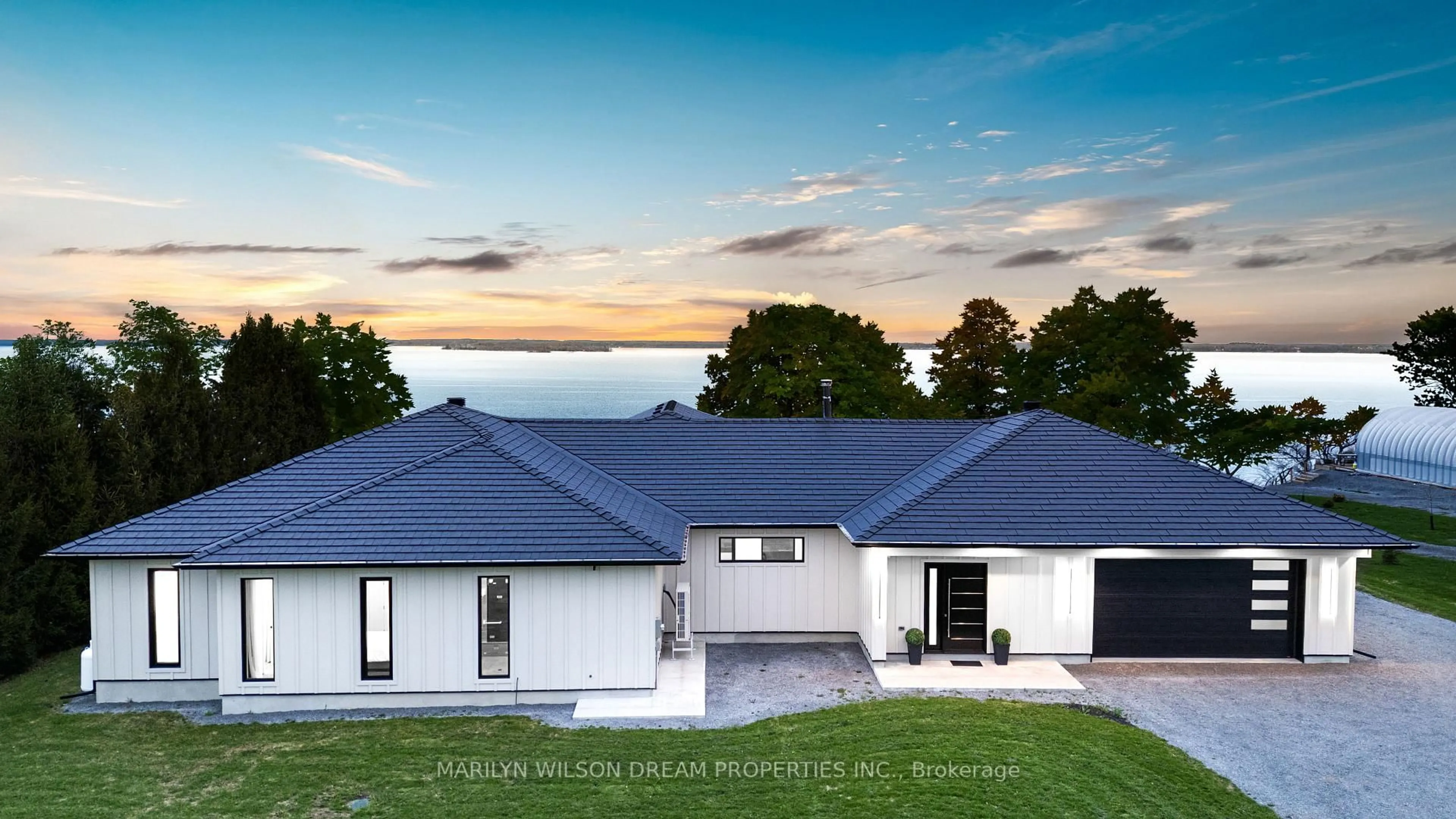 Home with vinyl exterior material, mountain view for 2486 Howe Island Dr, Gananoque Ontario K7G 2V6