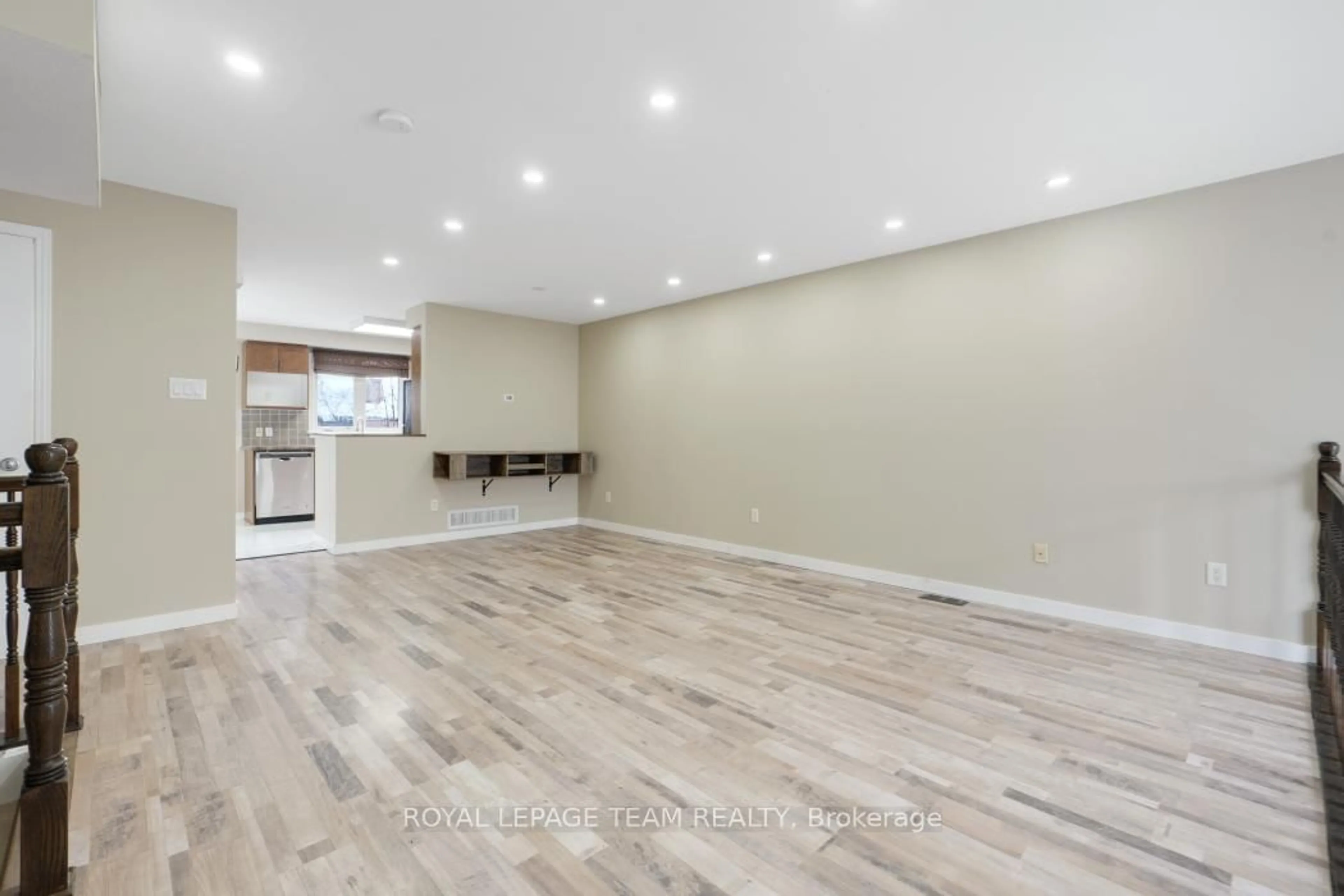 Unknown for 1512 Walkley Rd #136, Ottawa Ontario K1V 2G5