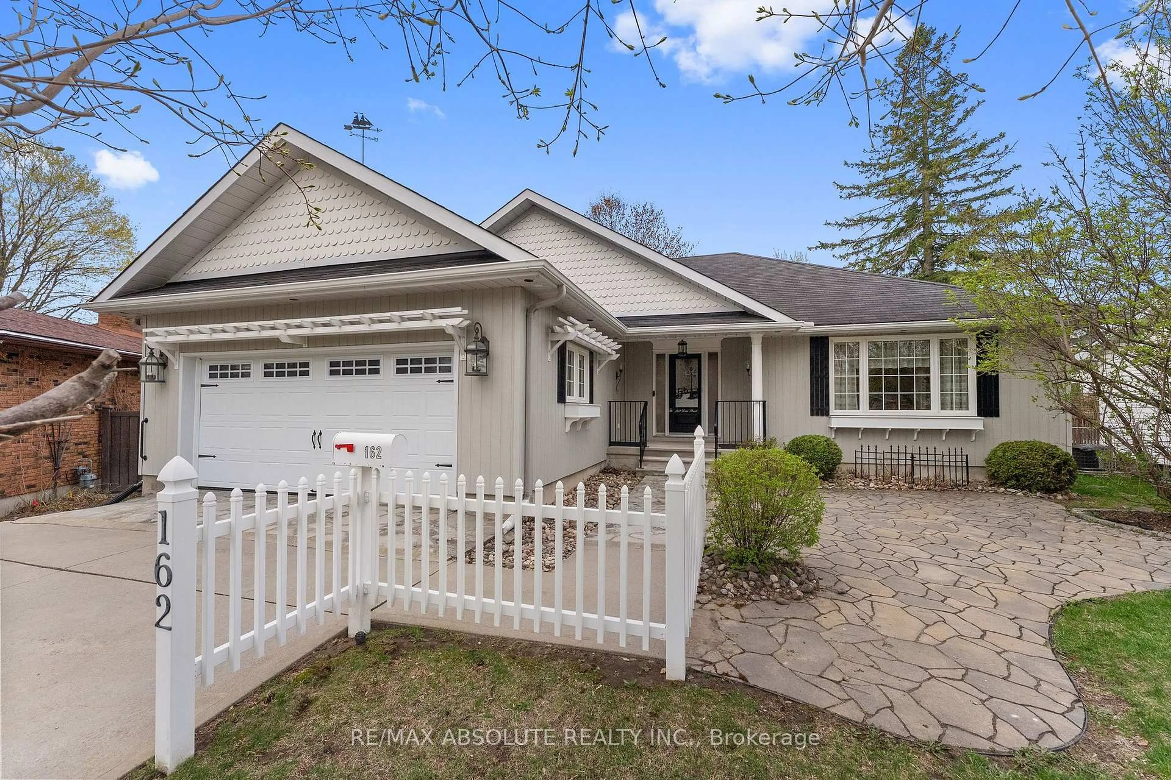 Home with vinyl exterior material, street for 162 Dan St, Arnprior Ontario K7S 1V4