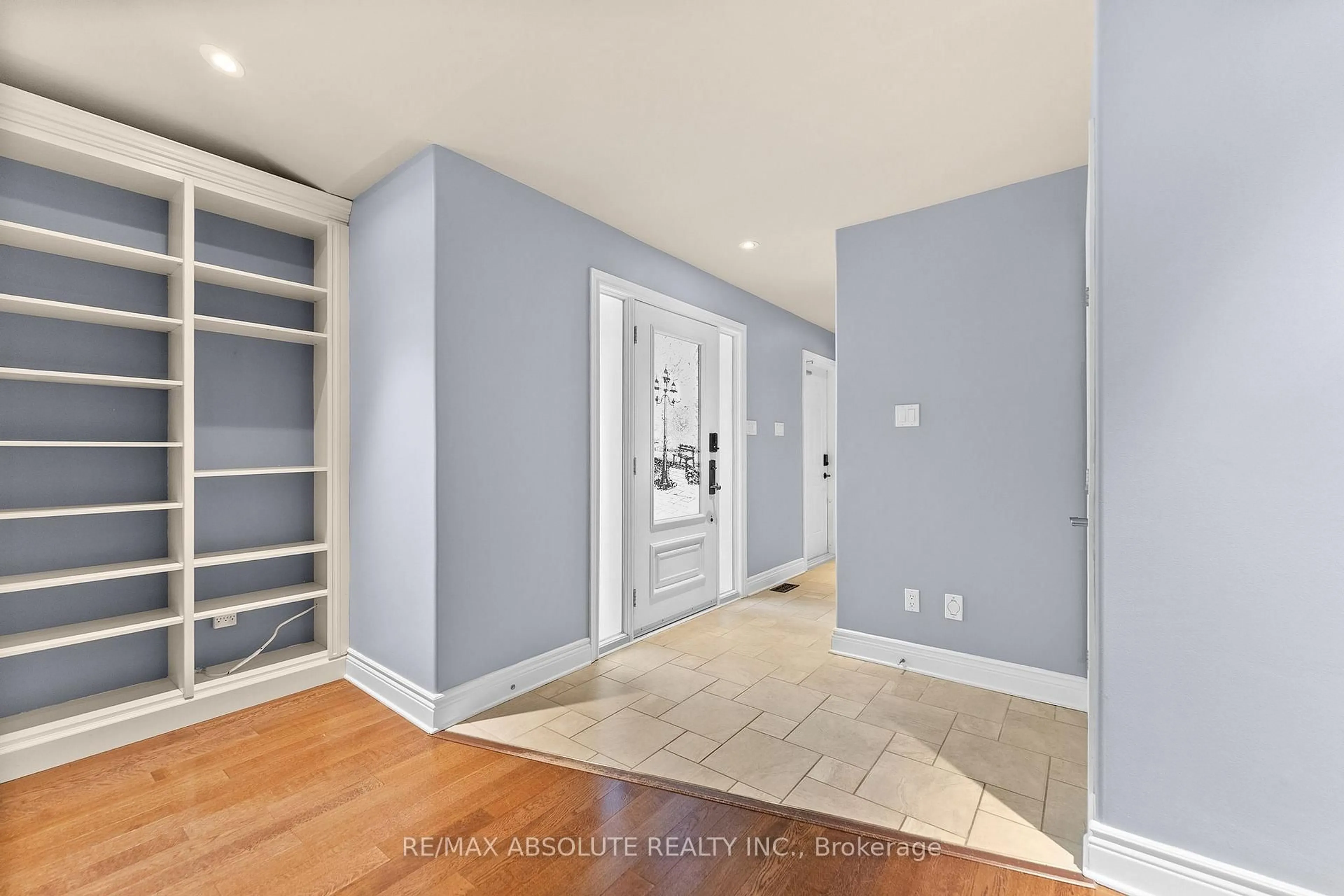 Indoor entryway for 162 Dan St, Arnprior Ontario K7S 1V4