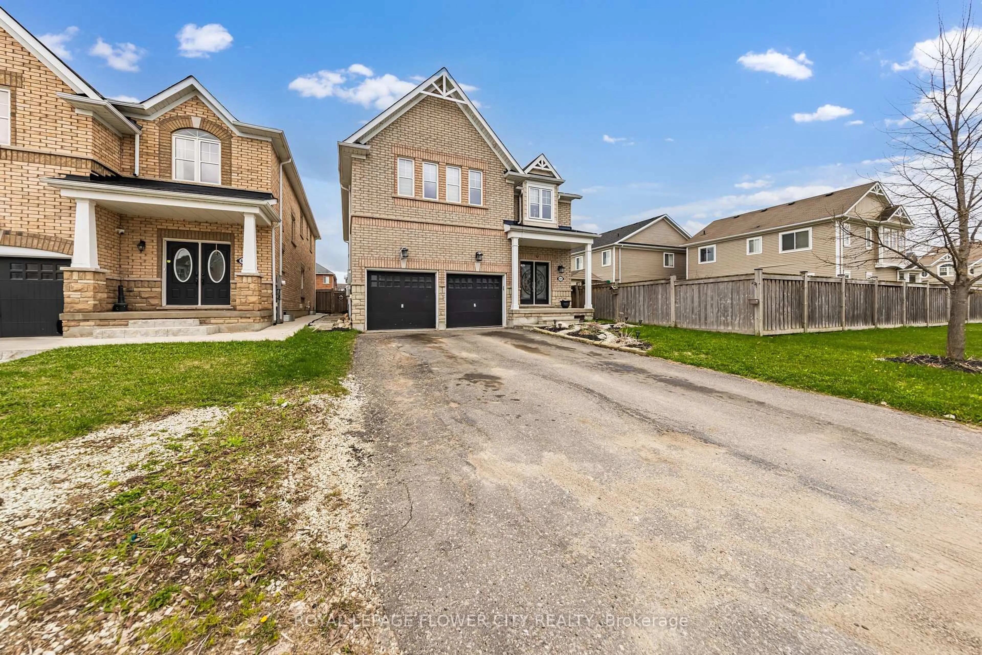 A pic from outside/outdoor area/front of a property/back of a property/a pic from drone, street for 889 O' Reilly Cres, Shelburne Ontario L0N 1S2