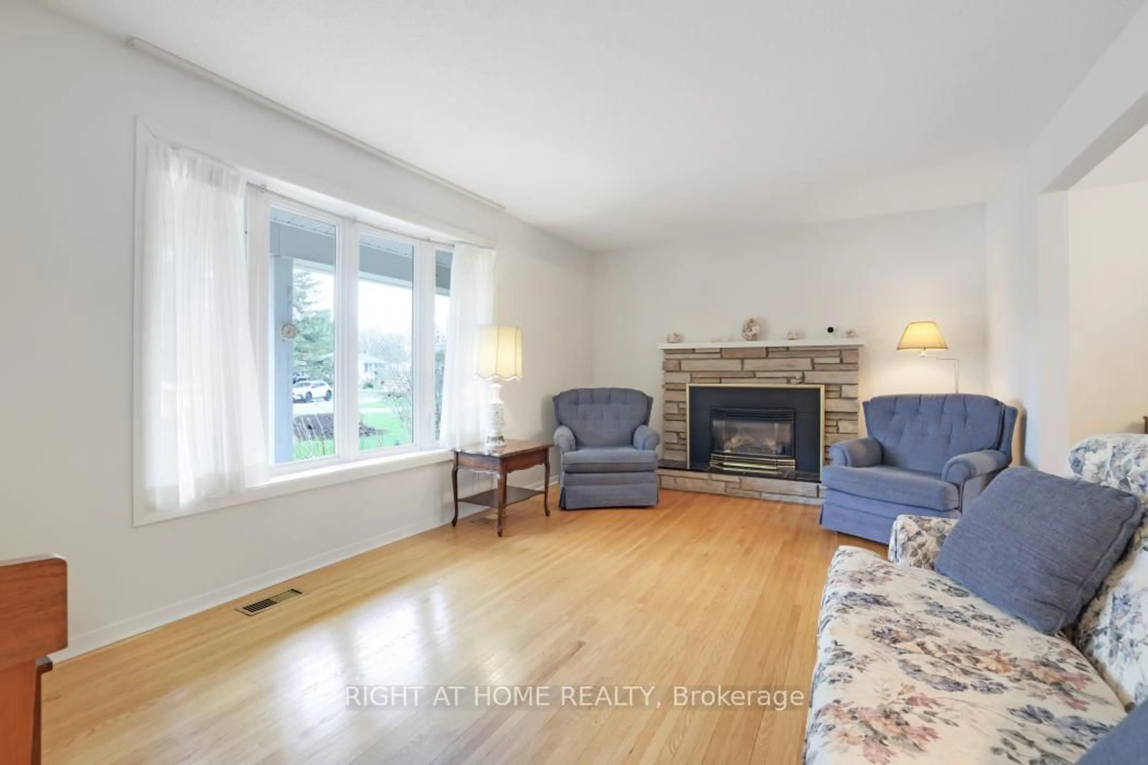Living room with furniture, unknown for 16 Lambert Dr, Ottawa Ontario K2H 5Y4
