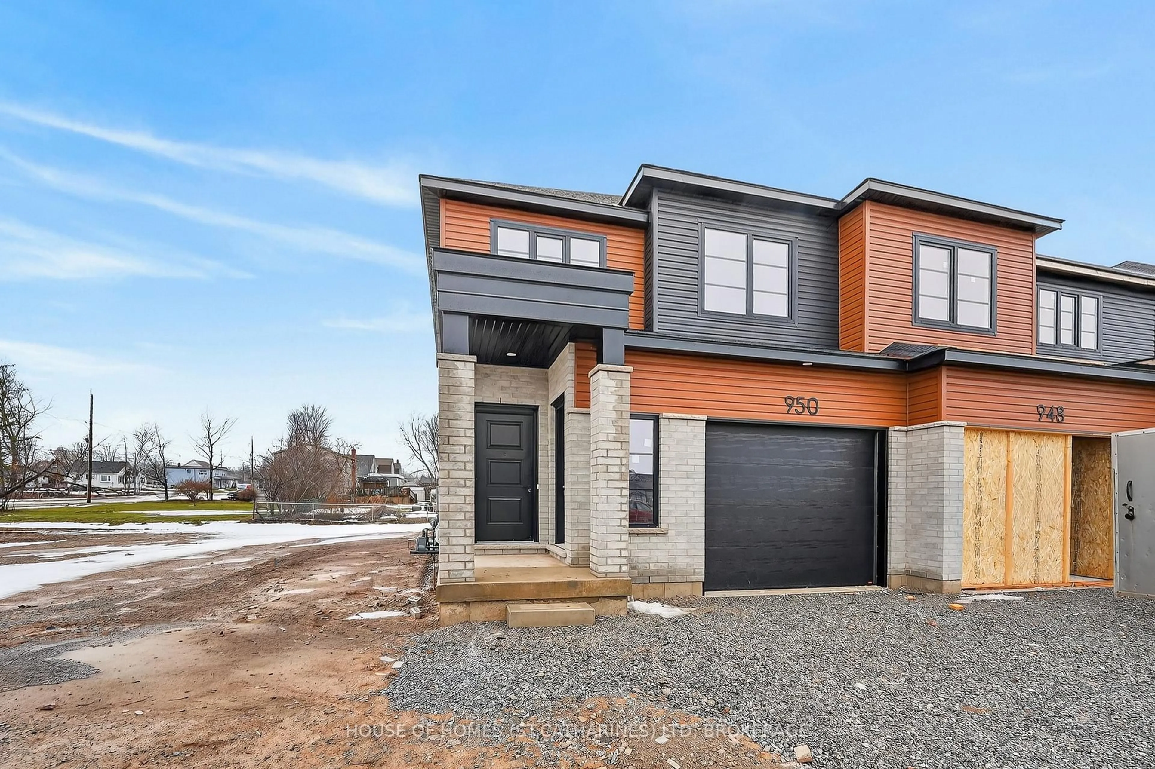Home with brick exterior material, street for 950 Burwell St, Fort Erie Ontario L2A 0E9