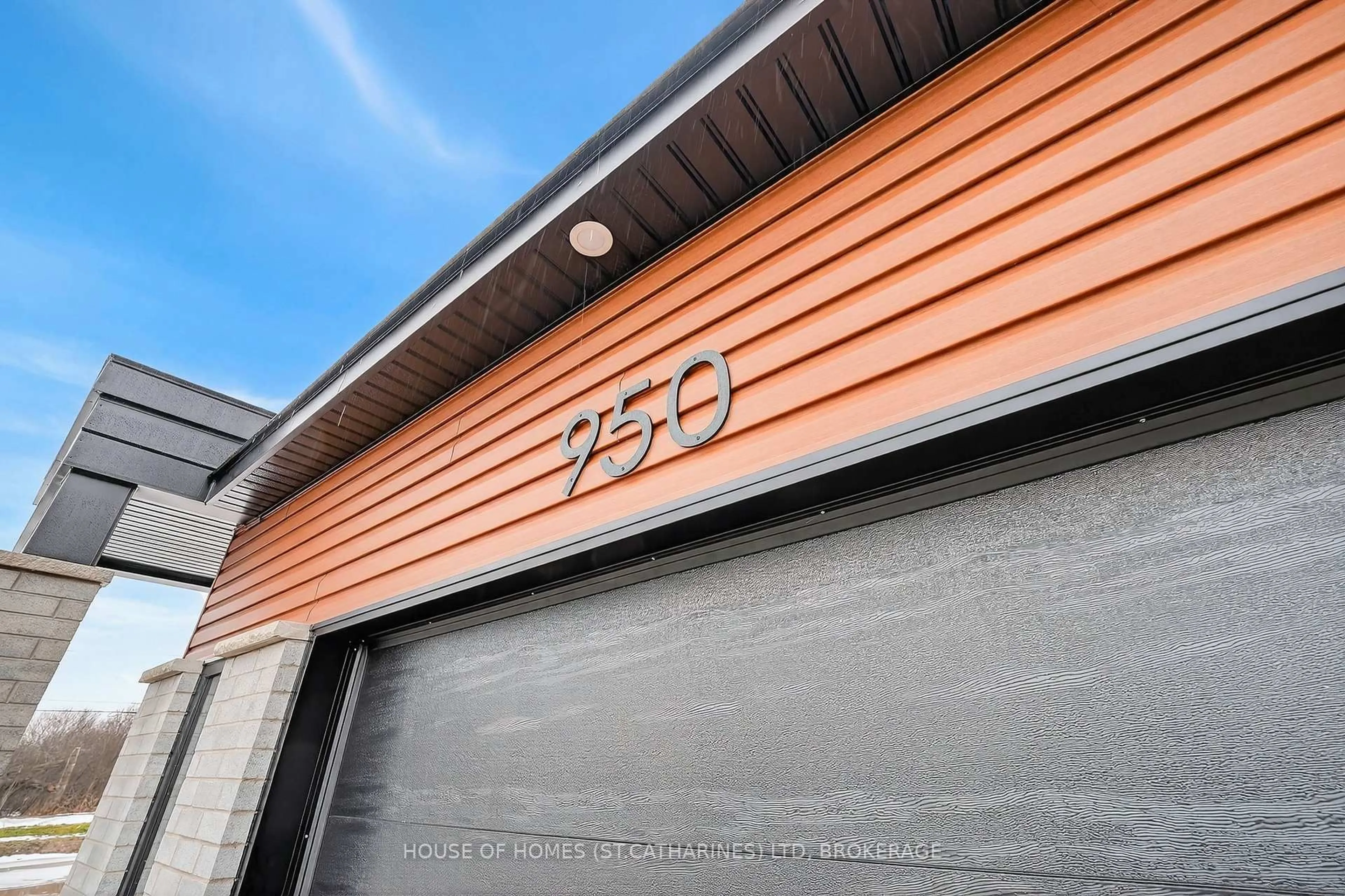 Unknown for 950 Burwell St, Fort Erie Ontario L2A 0E9