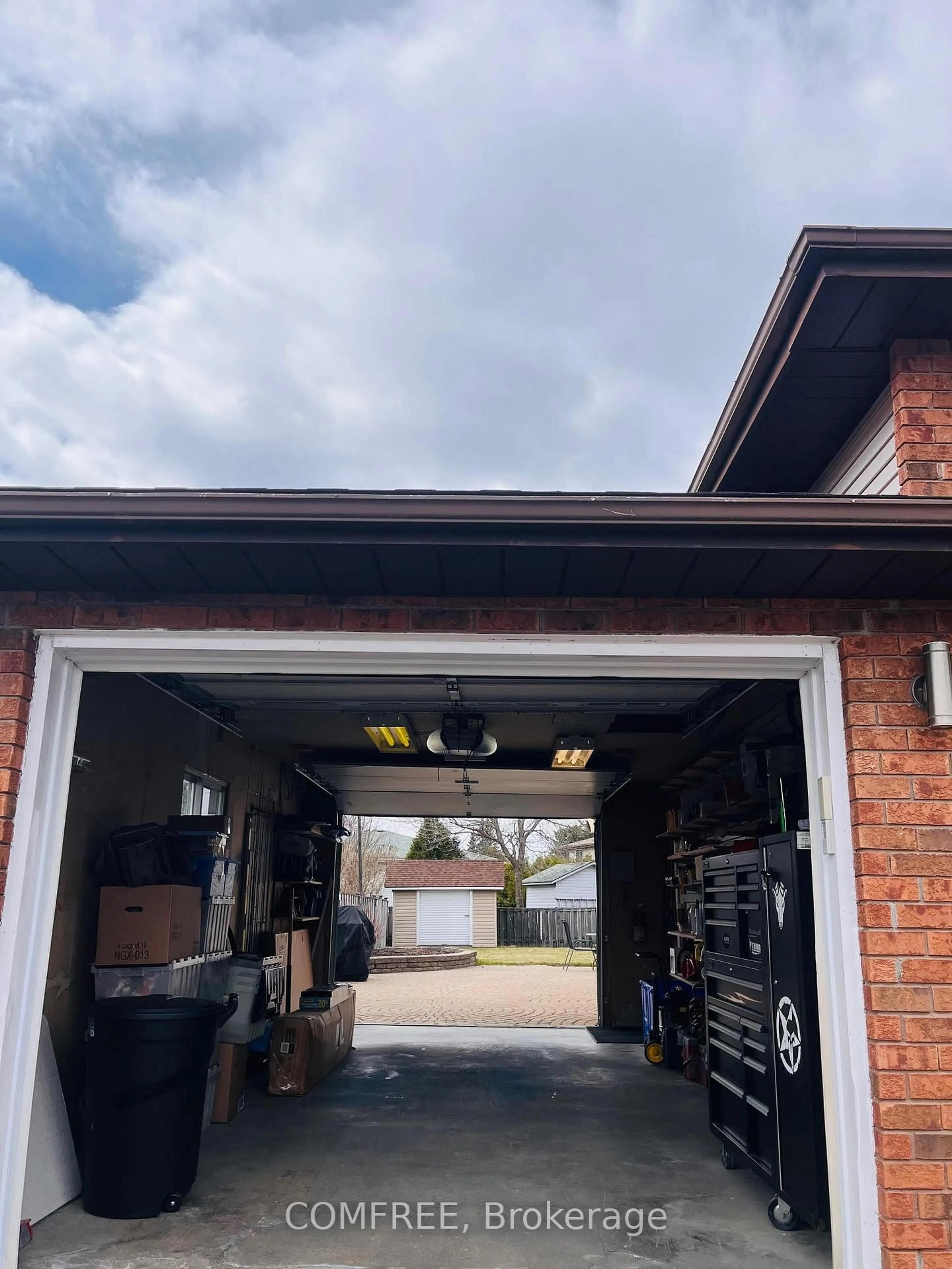Indoor garage for 34 Jolette Ave, Greater Sudbury Ontario P0M 1B0
