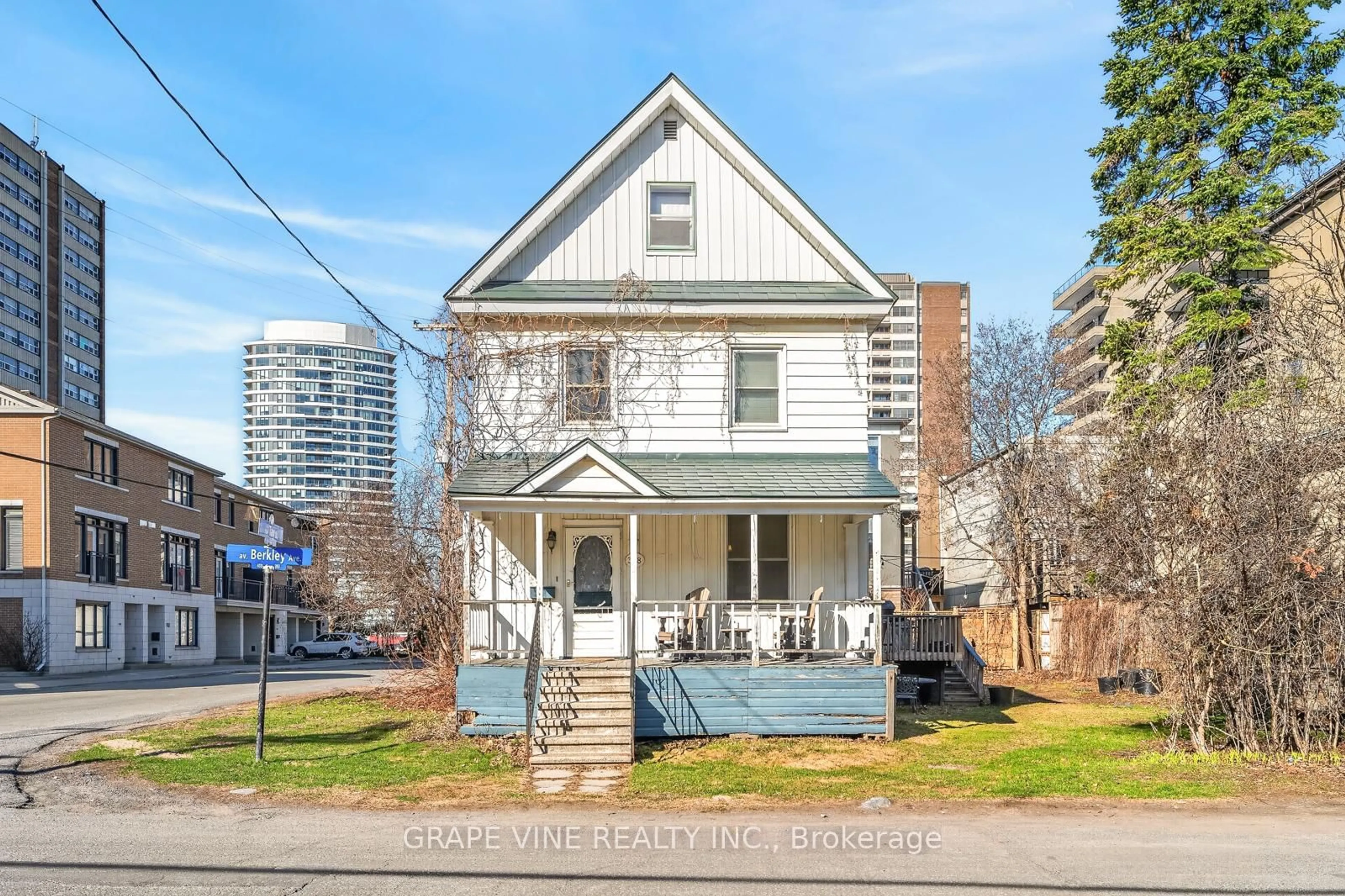 Unknown for 388 Berkley Ave, Ottawa Ontario K2A 2G7
