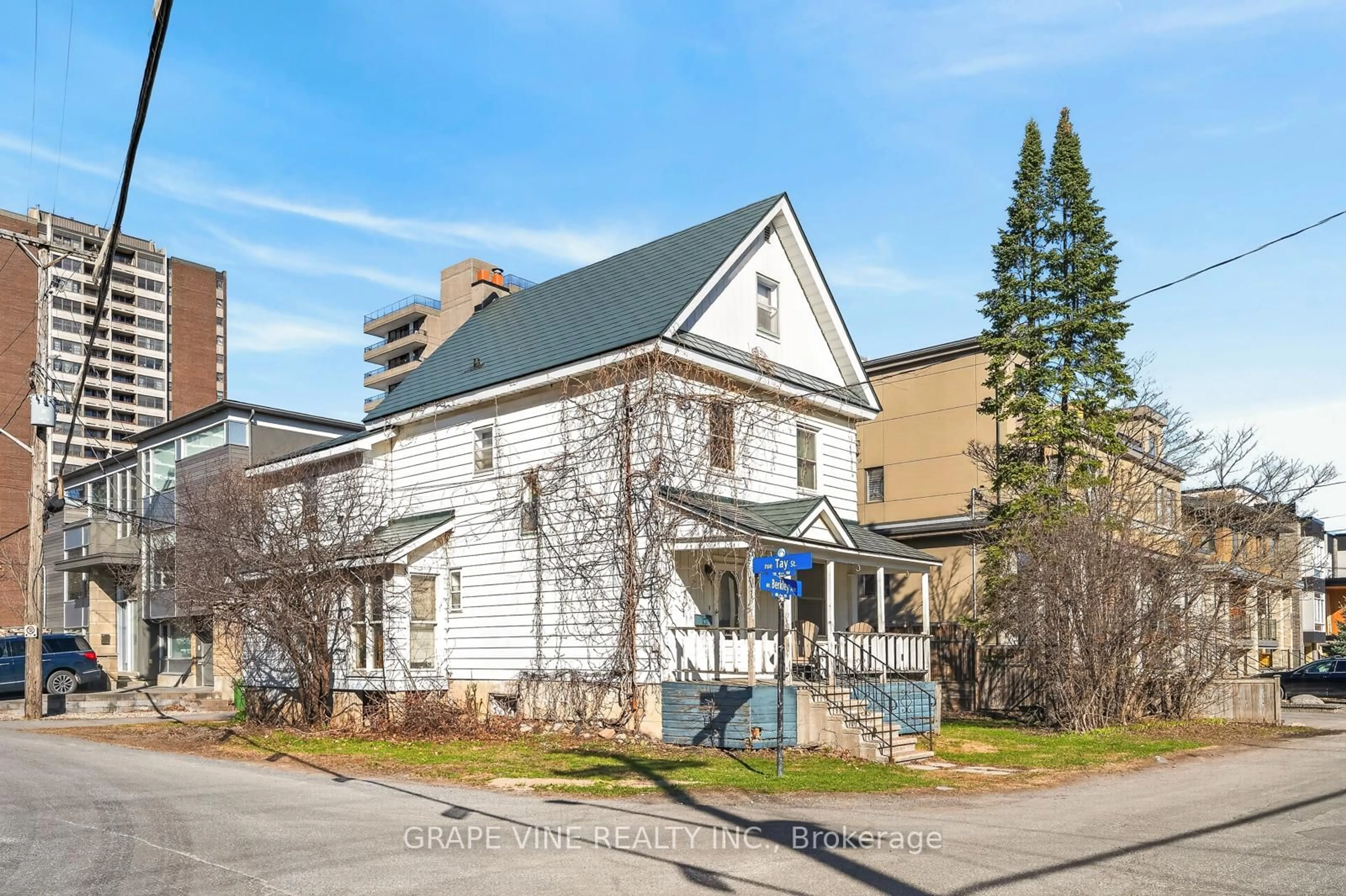 Unknown for 388 Berkley Ave, Ottawa Ontario K2A 2G7