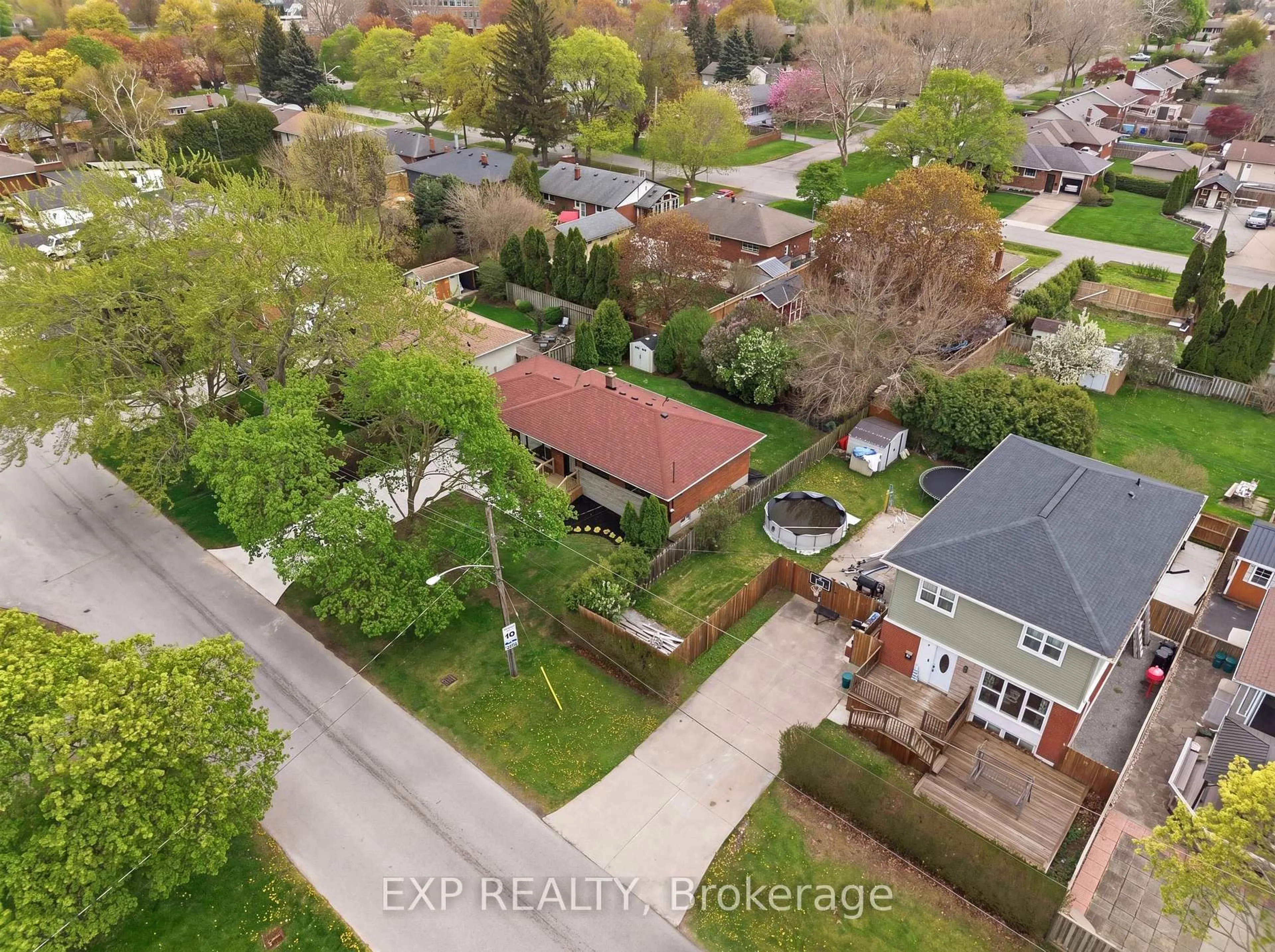 A pic from outside/outdoor area/front of a property/back of a property/a pic from drone, street for 6 Bessborough Dr, St. Catharines Ontario L2M 3G2