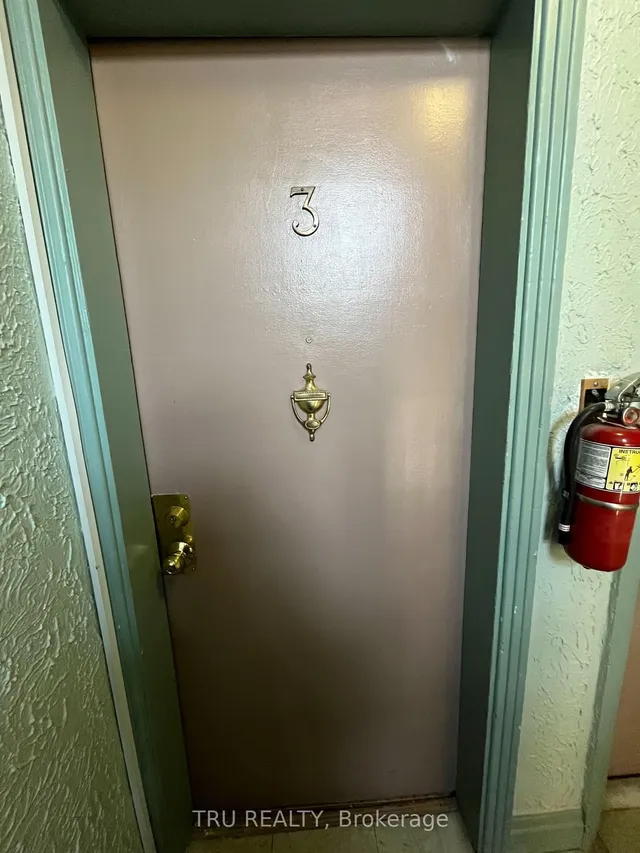 384 Blake Blvd #3, Ottawa 2