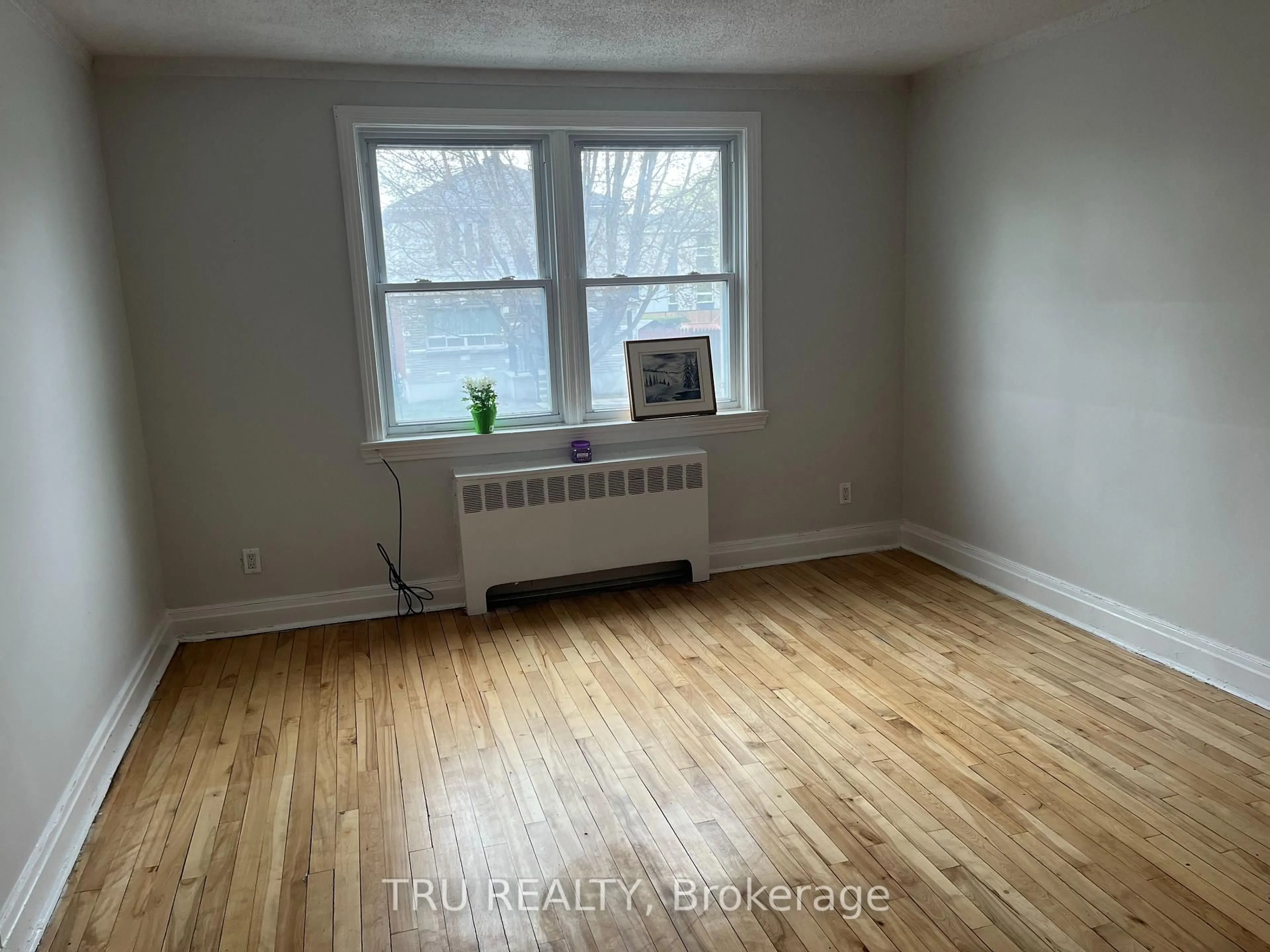 A pic of a room for 384 Blake Blvd #3, Ottawa Ontario K1L 6L2