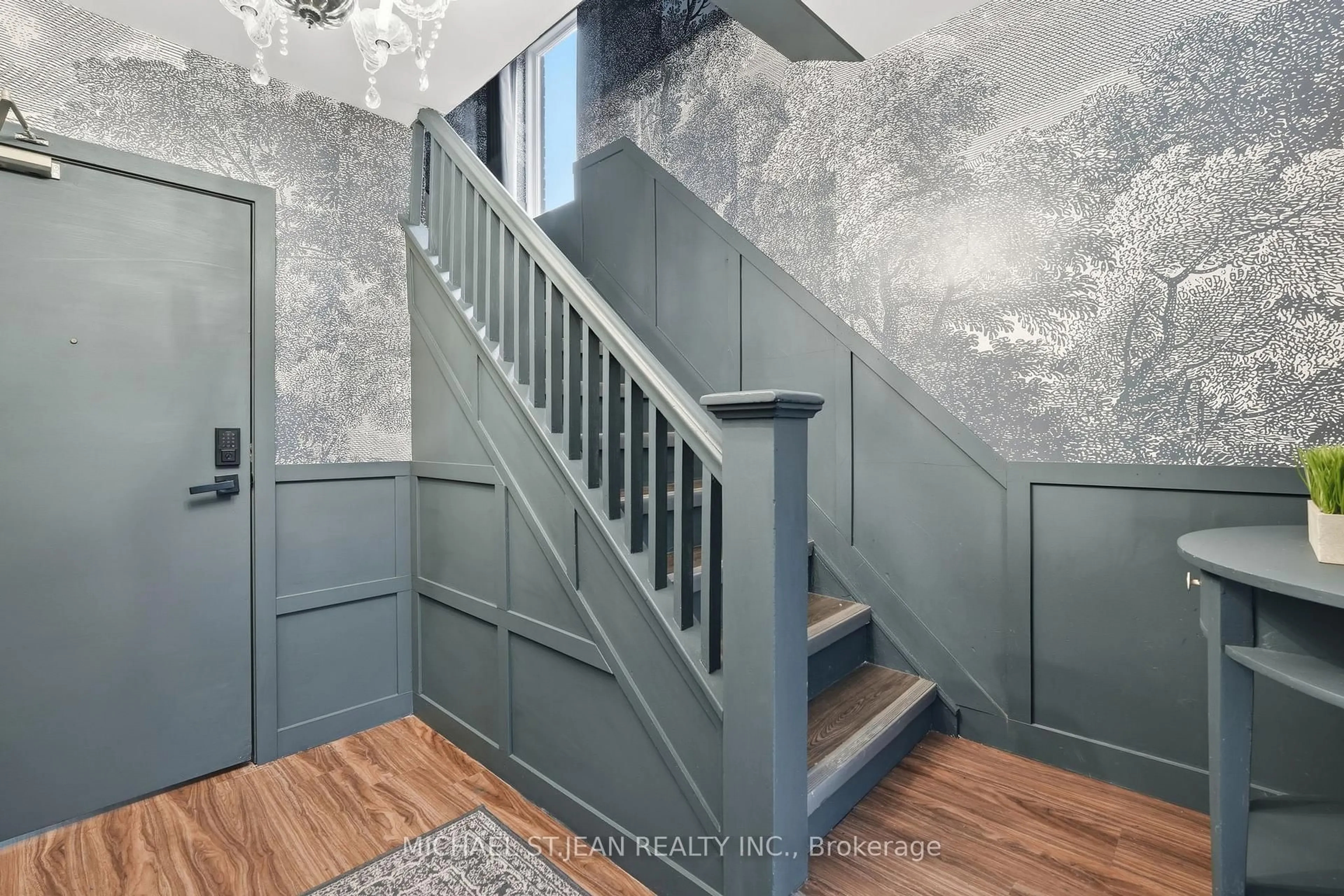 Indoor entryway for 305 Cannon St, Hamilton Ontario L8L 2B7