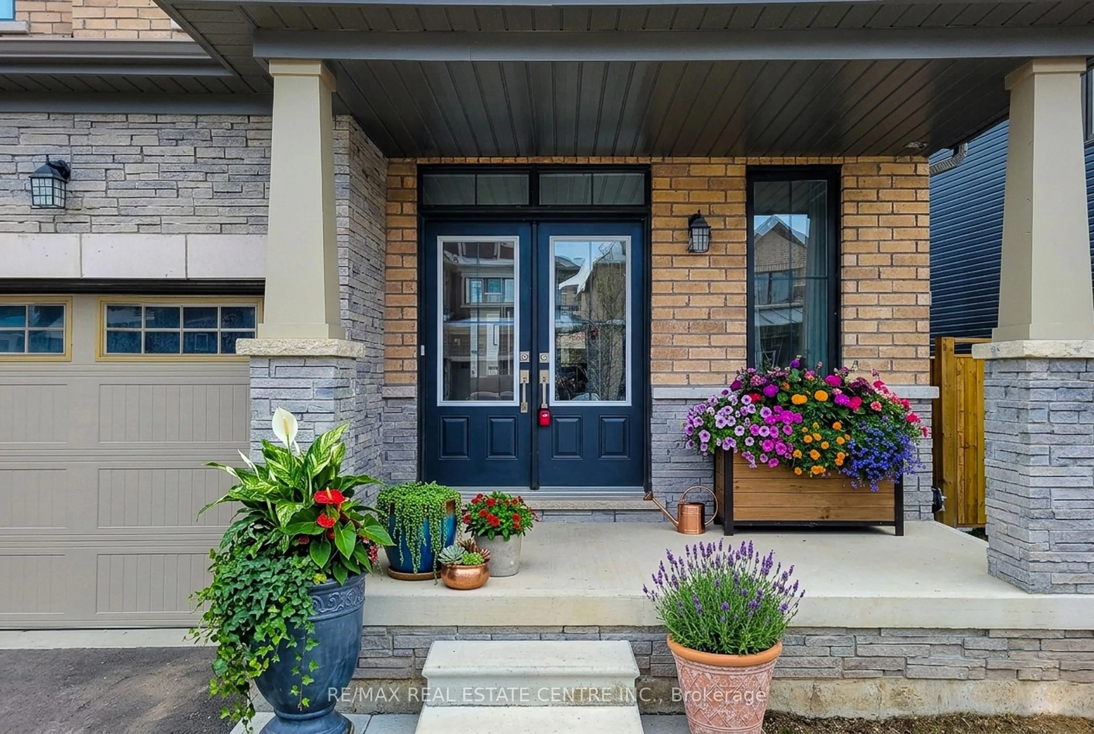 Indoor entryway for 23 Hawick Cres, Haldimand Ontario N3W 0G6