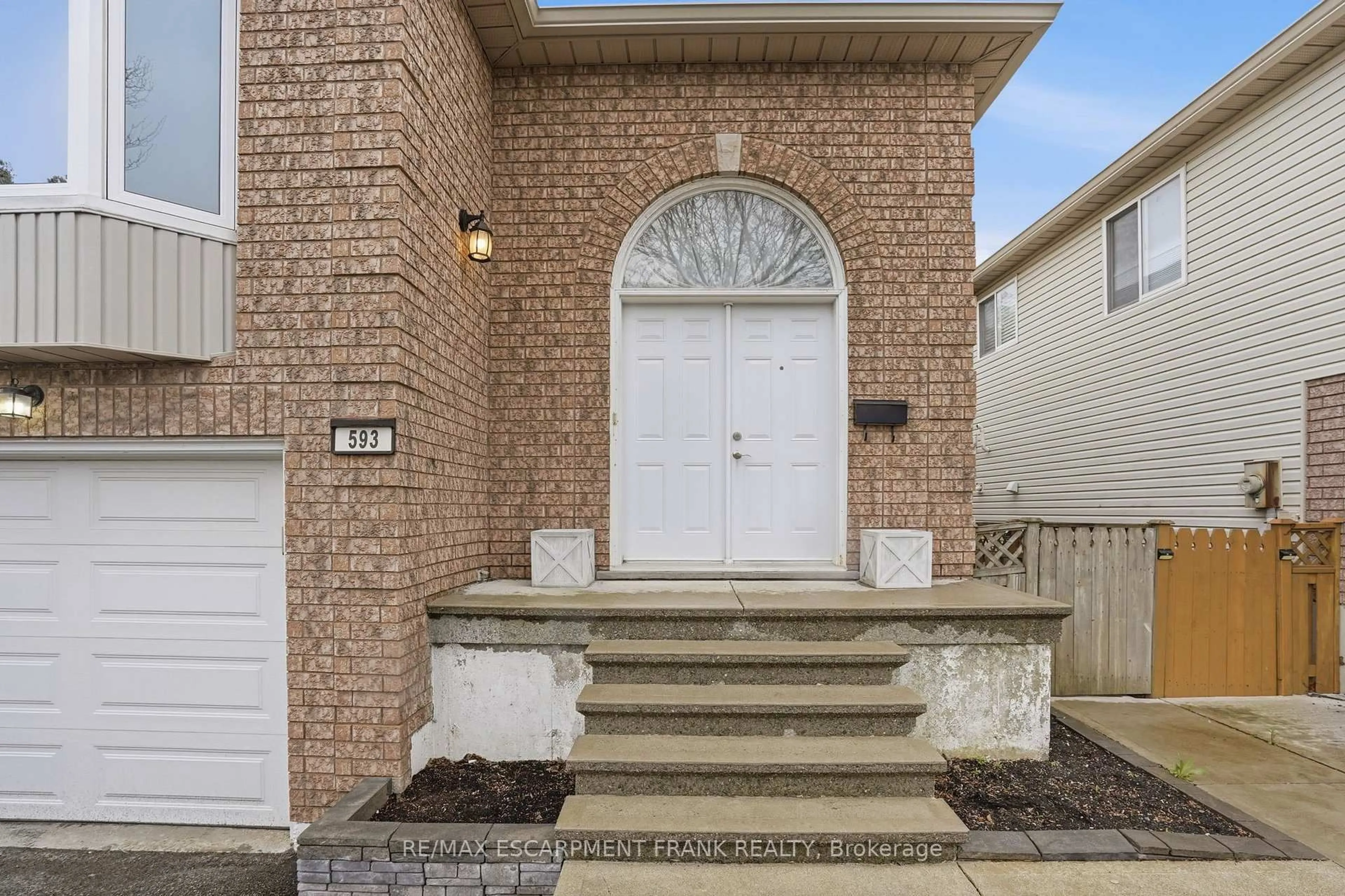 Unknown for 593 Grey St, Brantford Ontario N3S 4X9