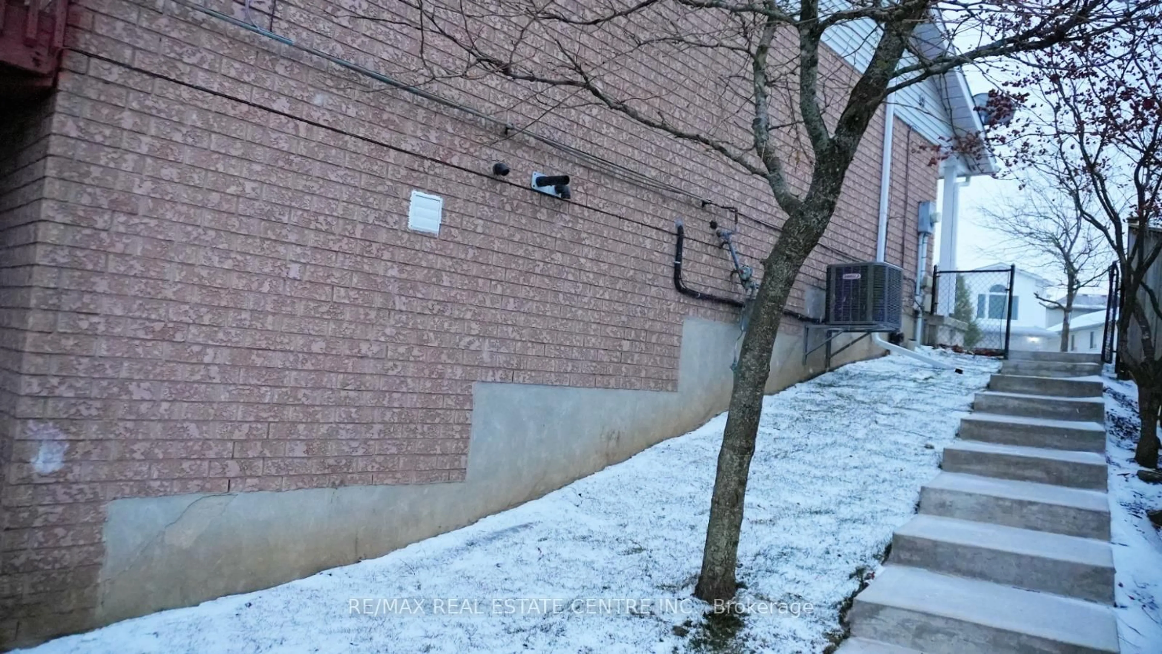 Unknown for 498 BANKSIDE Dr, Kitchener Ontario N2N 3J3