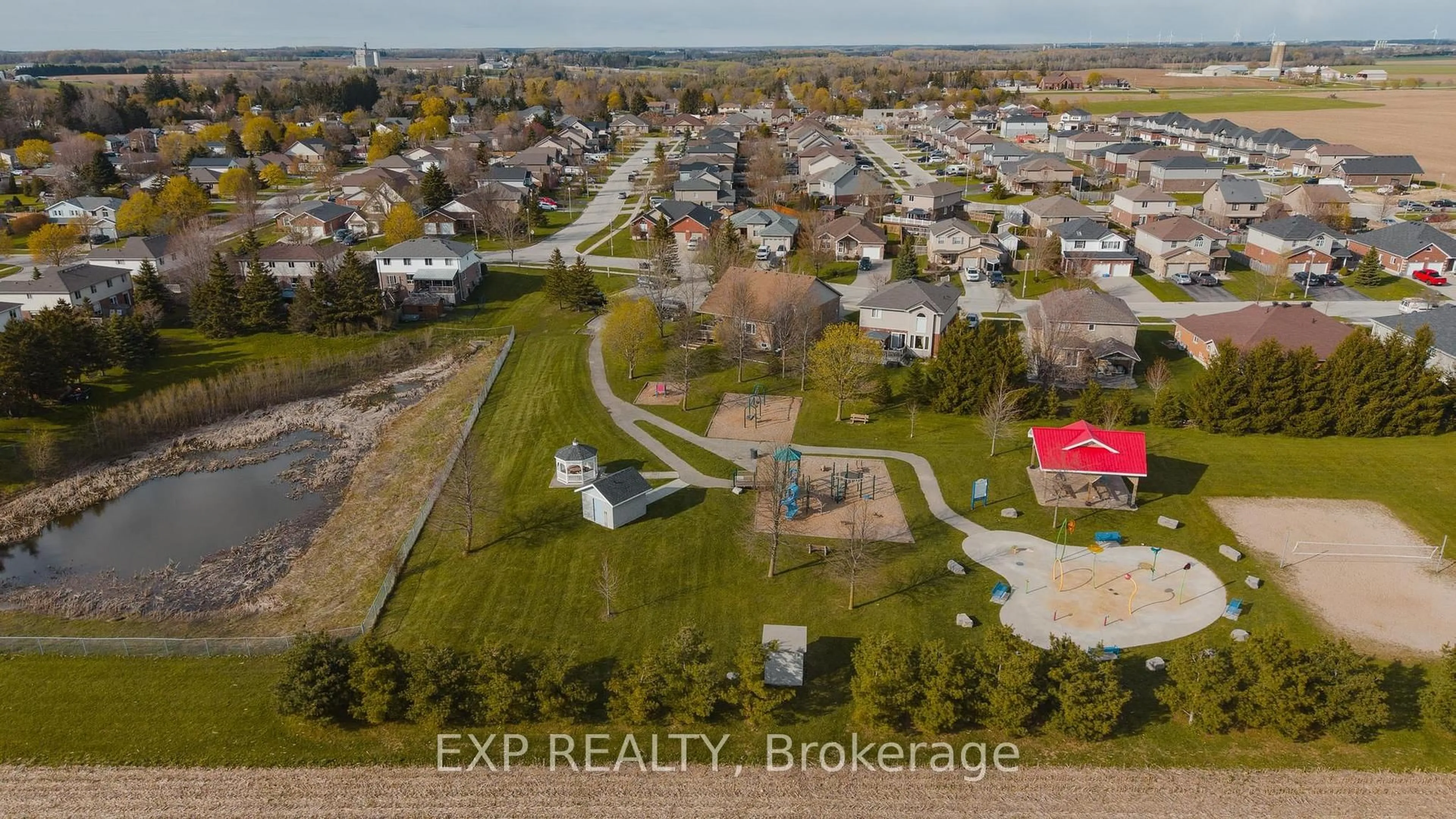 A pic from outside/outdoor area/front of a property/back of a property/a pic from drone, street for 89 Andrews Dr, Mapleton Ontario N0G 1P0
