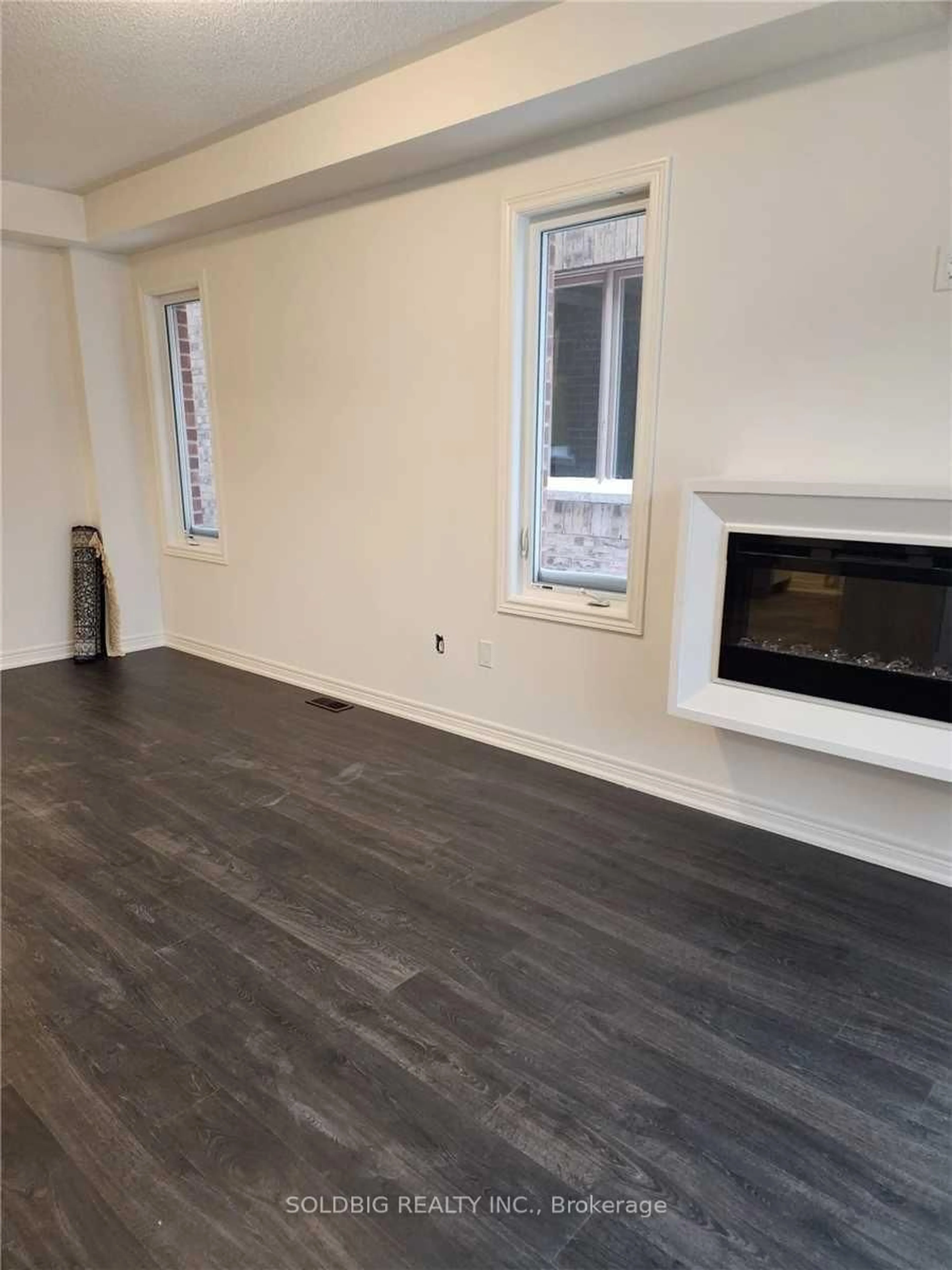 A pic of a room for 377 Skinner Rd, Hamilton Ontario L8B 1Z7