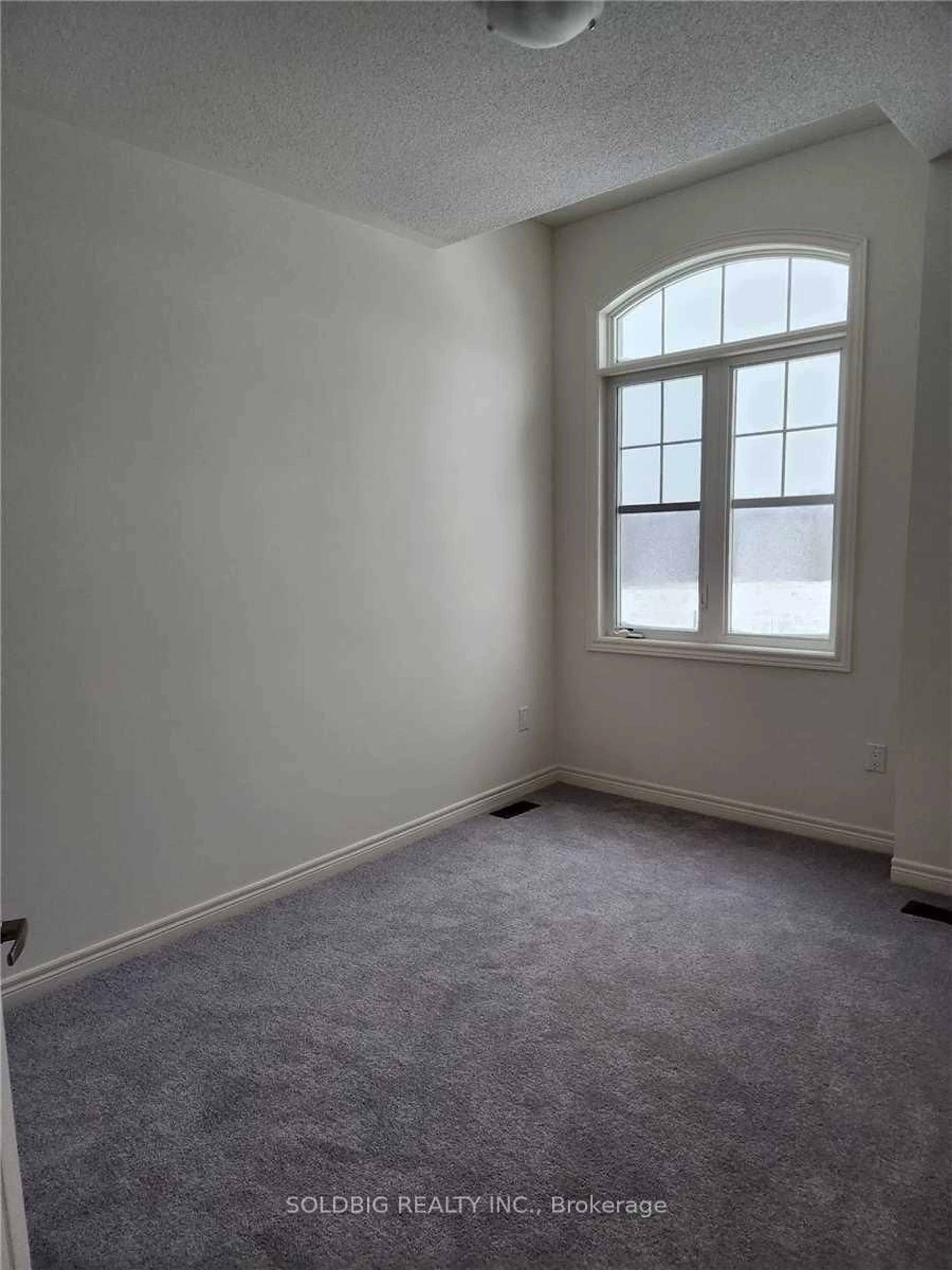 A pic of a room for 377 Skinner Rd, Hamilton Ontario L8B 1Z7