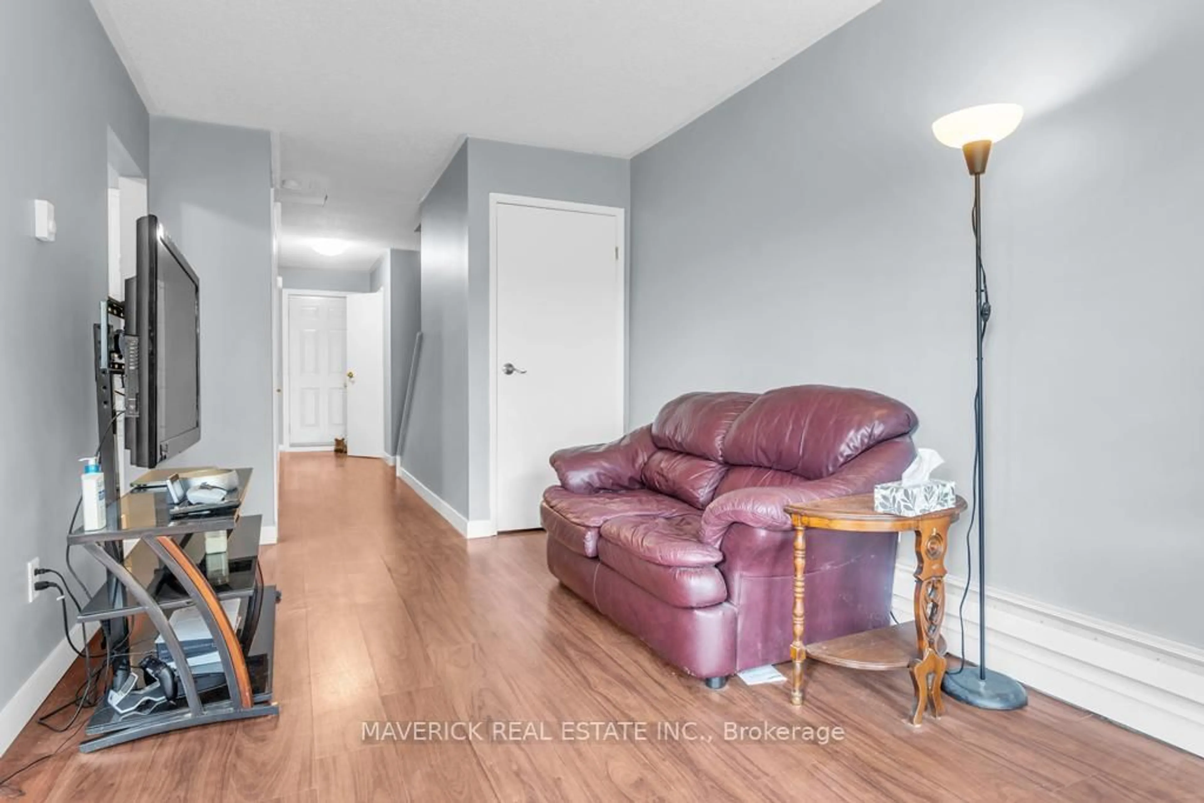 Living room with furniture, unknown for 308 Bluevale St #F, Waterloo Ontario N2J 4G3