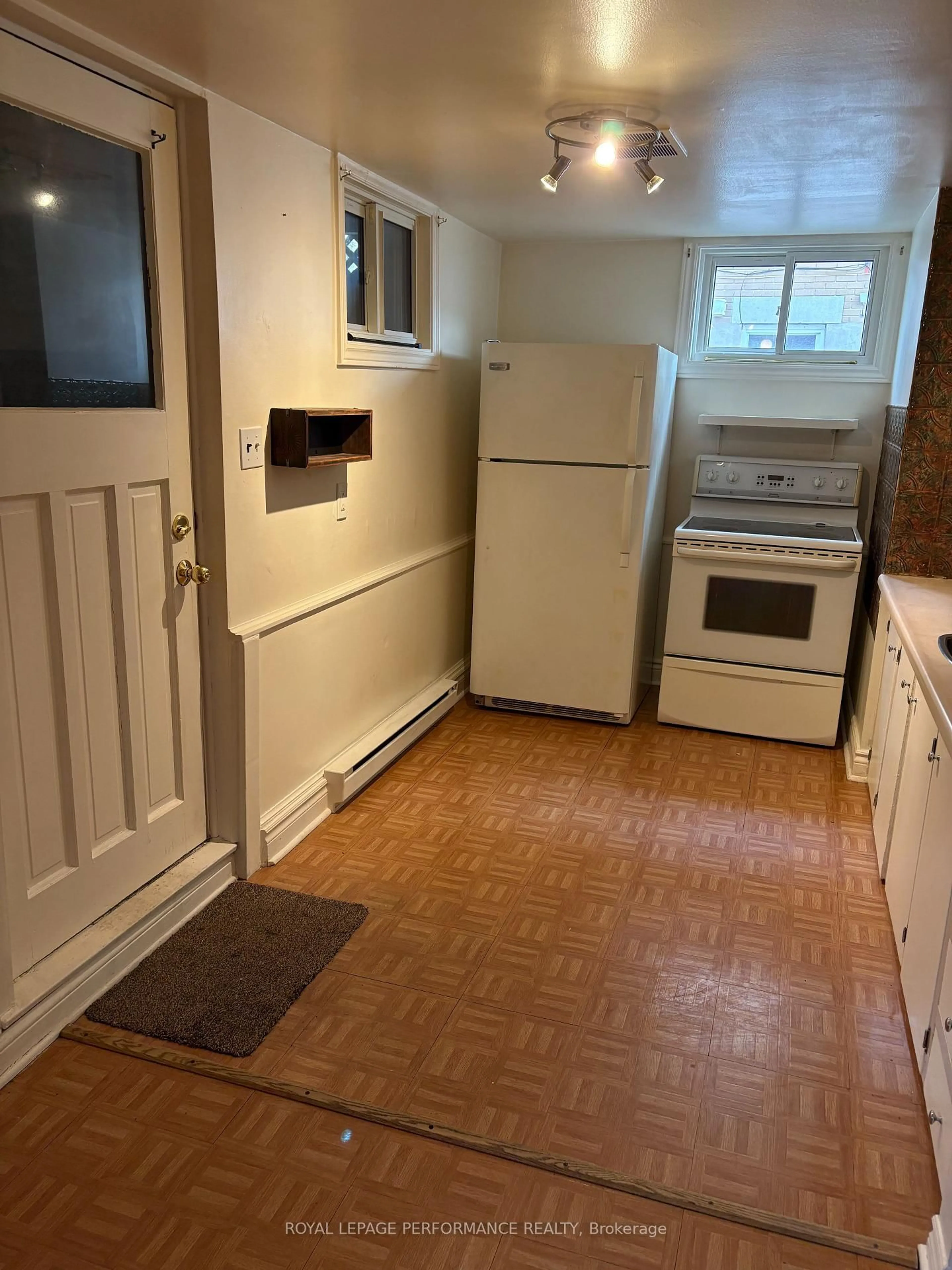 Standard kitchen, unknown for 391 Peach Tree Lane, Ottawa Ontario K1K 2R7