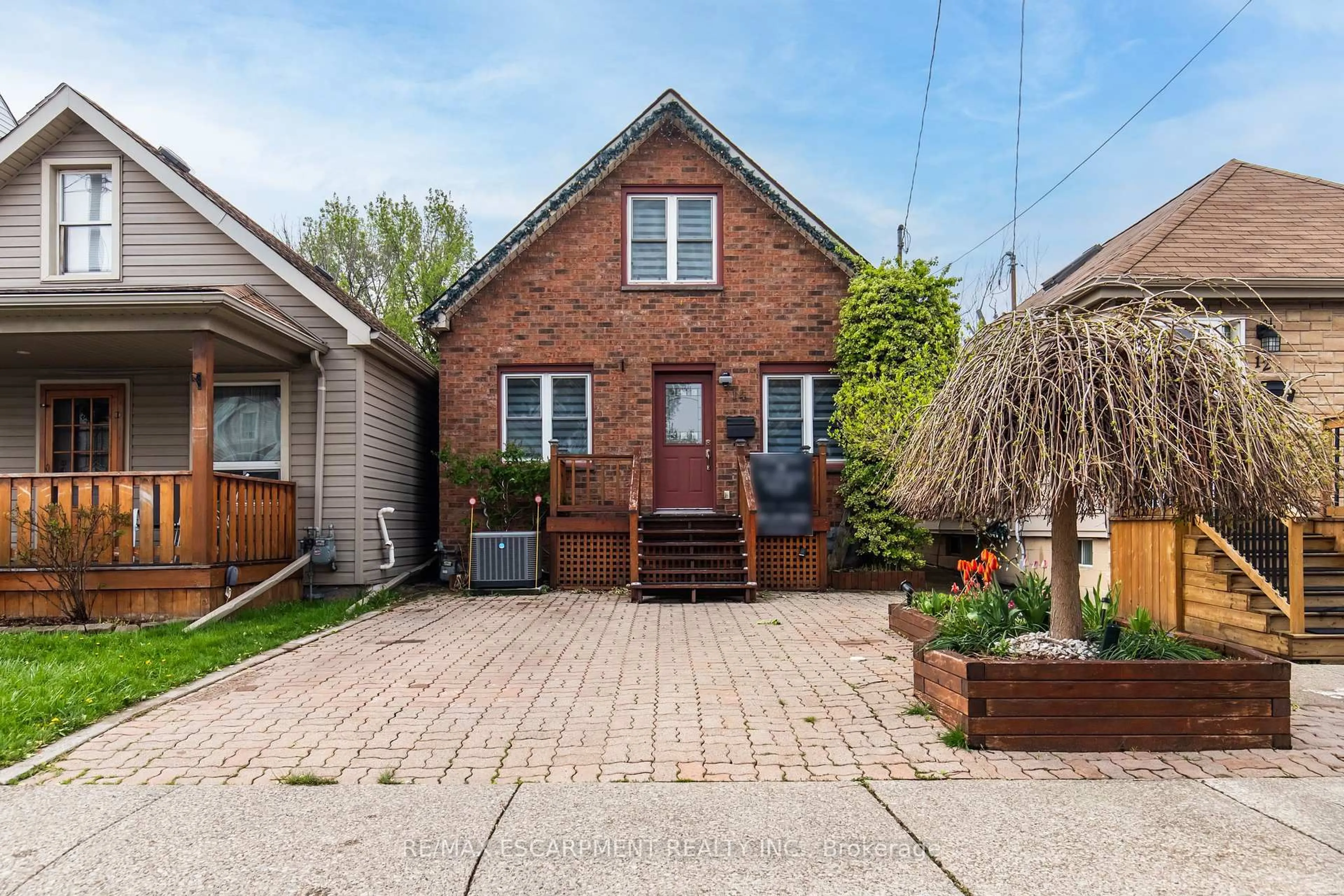 Home with brick exterior material, street for 14 Cambridge Ave, Hamilton Ontario L8H 1T5