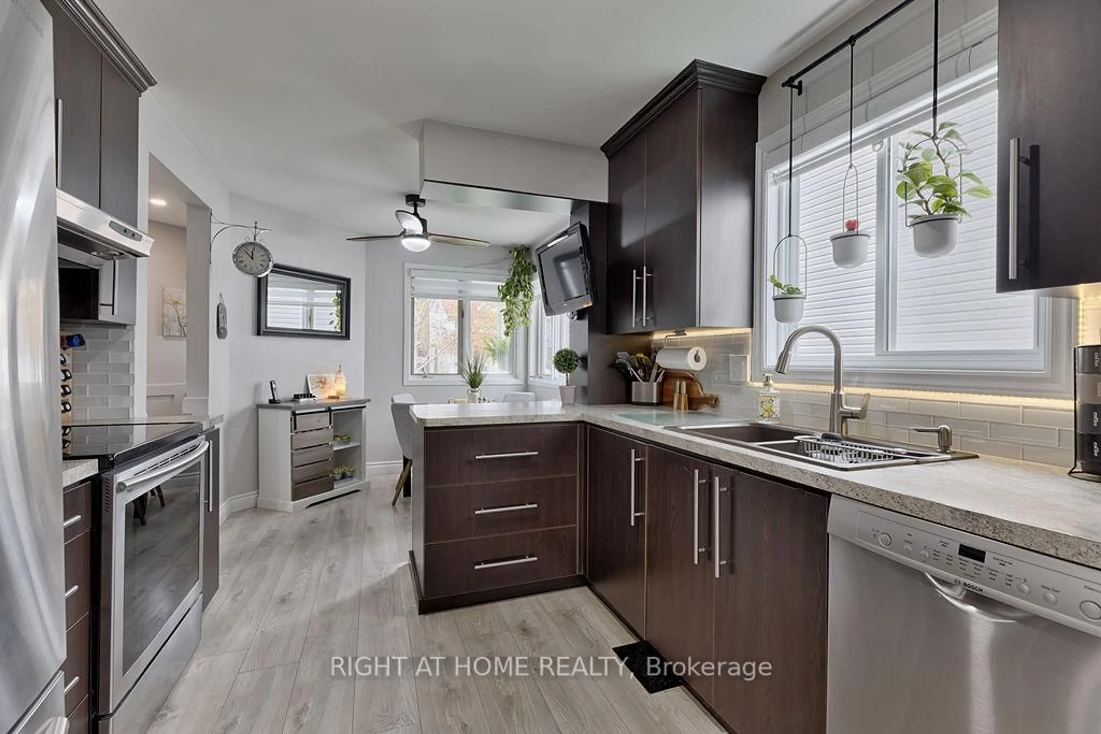 Open concept kitchen, unknown for 29 Peacock Cres, Ottawa Ontario K2J 3P8