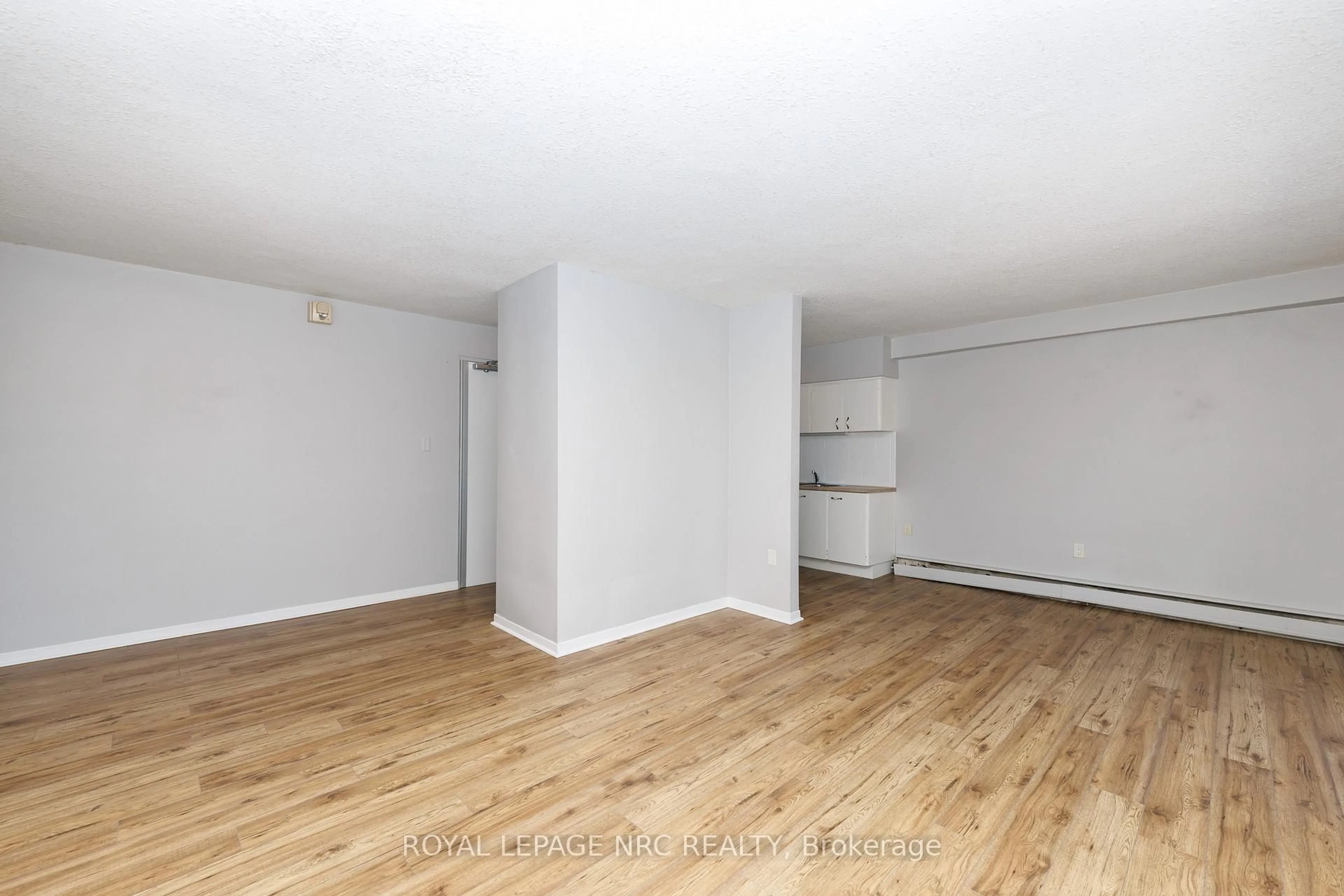 A pic of a room for 452 Carlton St #36, St. Catharines Ontario L2M 4X1