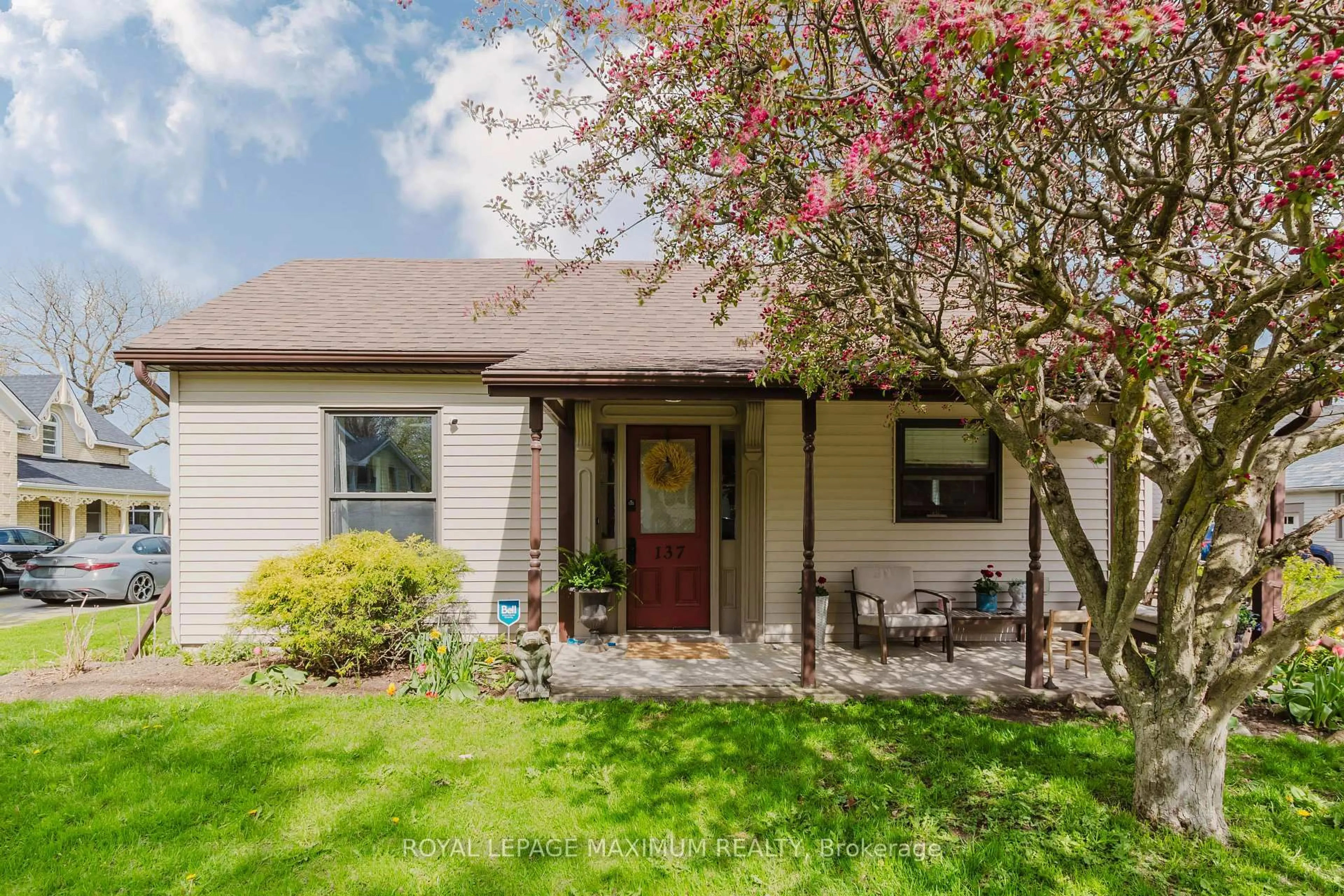 Home with vinyl exterior material, street for 137 Church St, St. Marys Ontario N4X 1A9
