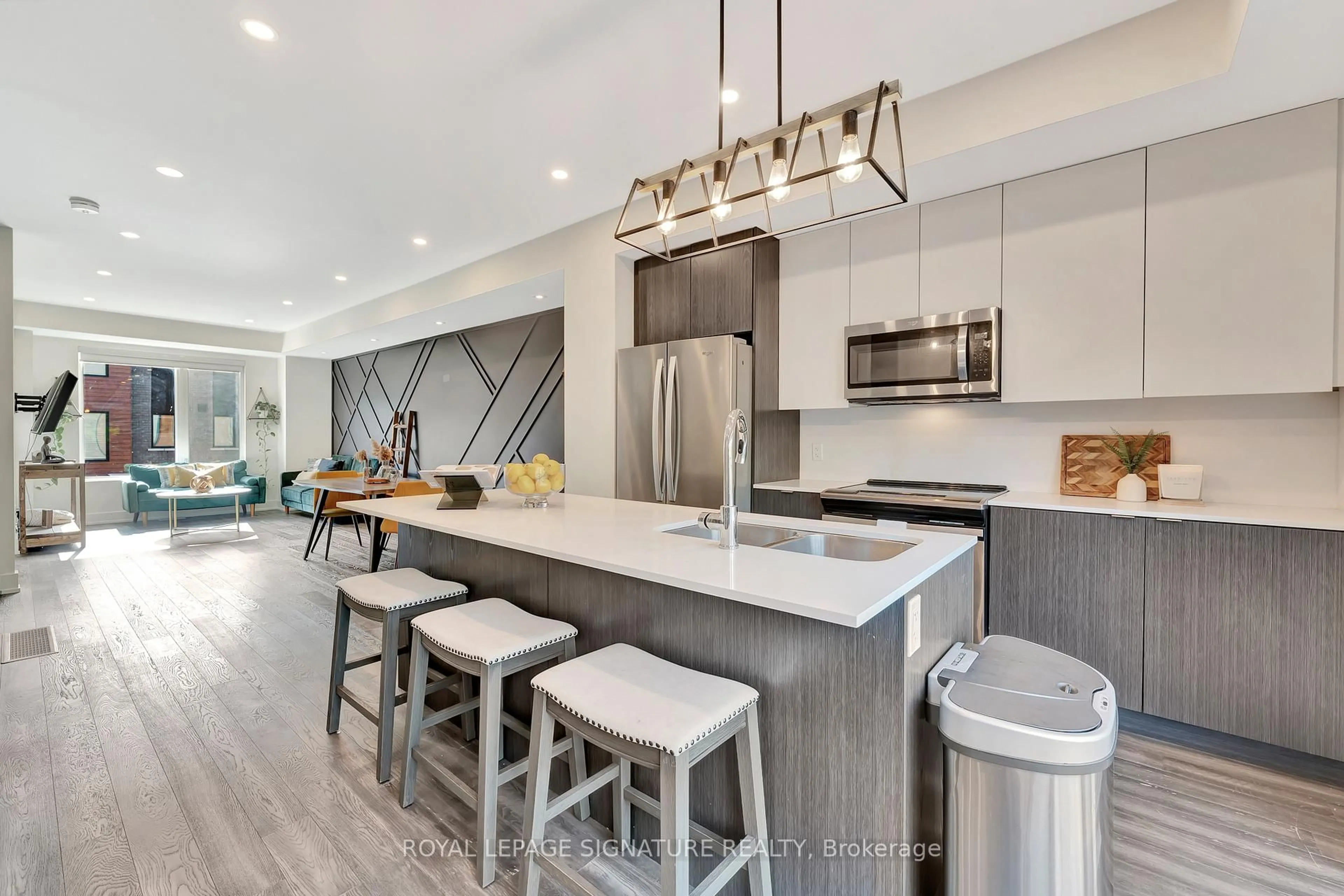 Open concept kitchen, unknown for 107 Concession St #4, Cambridge Ontario N1R 0C1